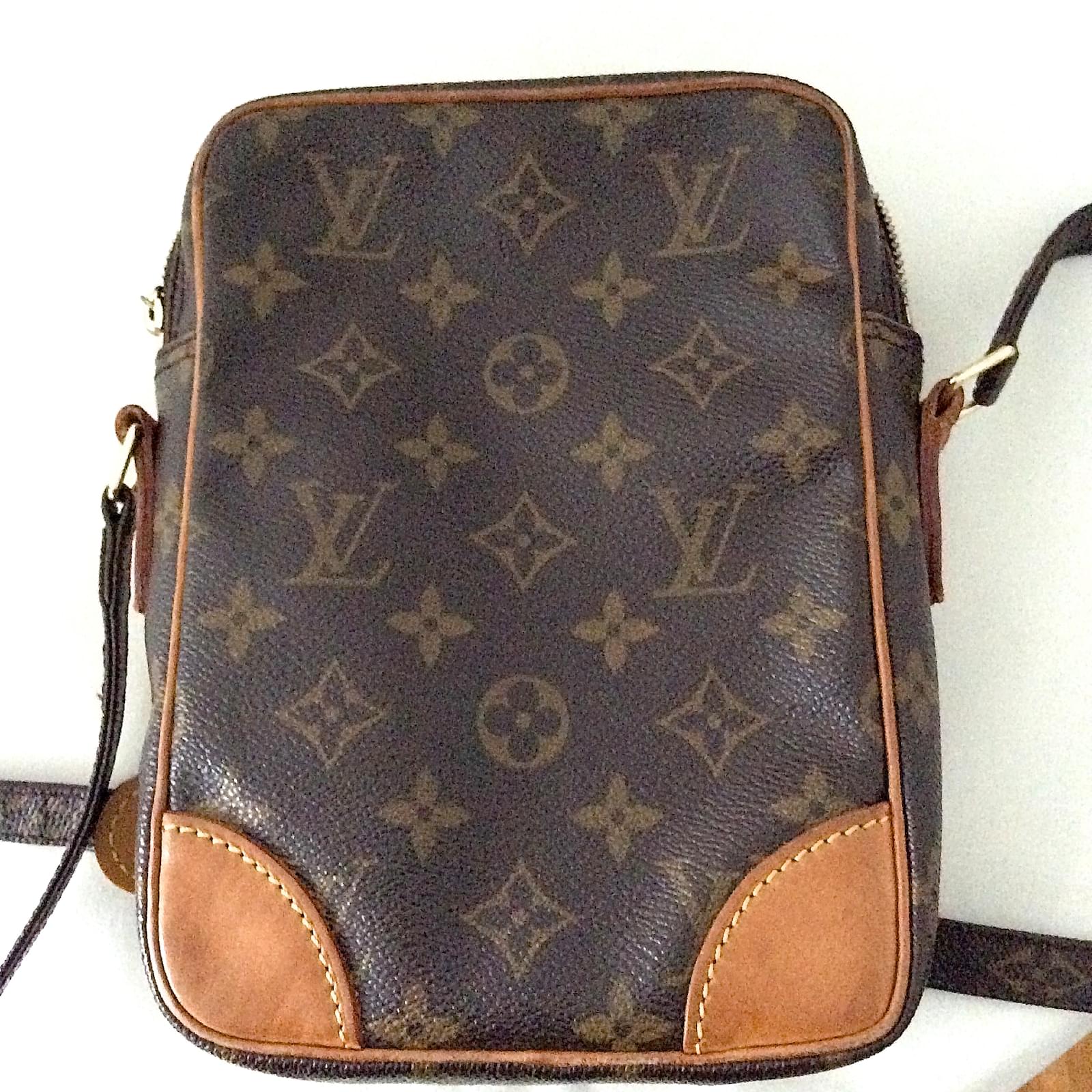 louis vuitton camera strap