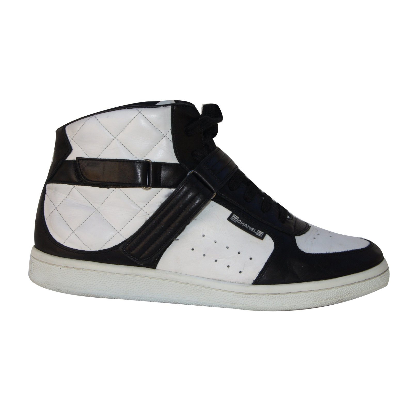 Chanel Sneakers/Trainers Black White Leather ref.27731 - Joli Closet