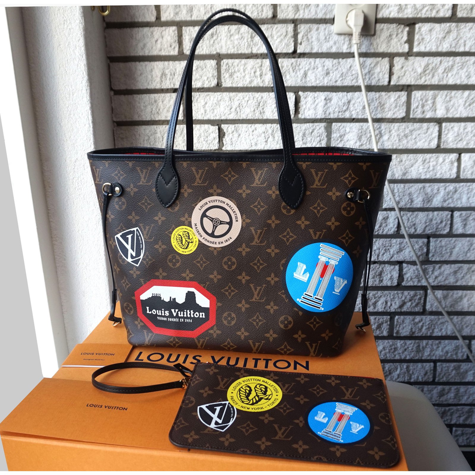 Louis Vuitton Neverfull World Tour Limited Edition Handbags Leather Brown ref.28611 - Joli Closet