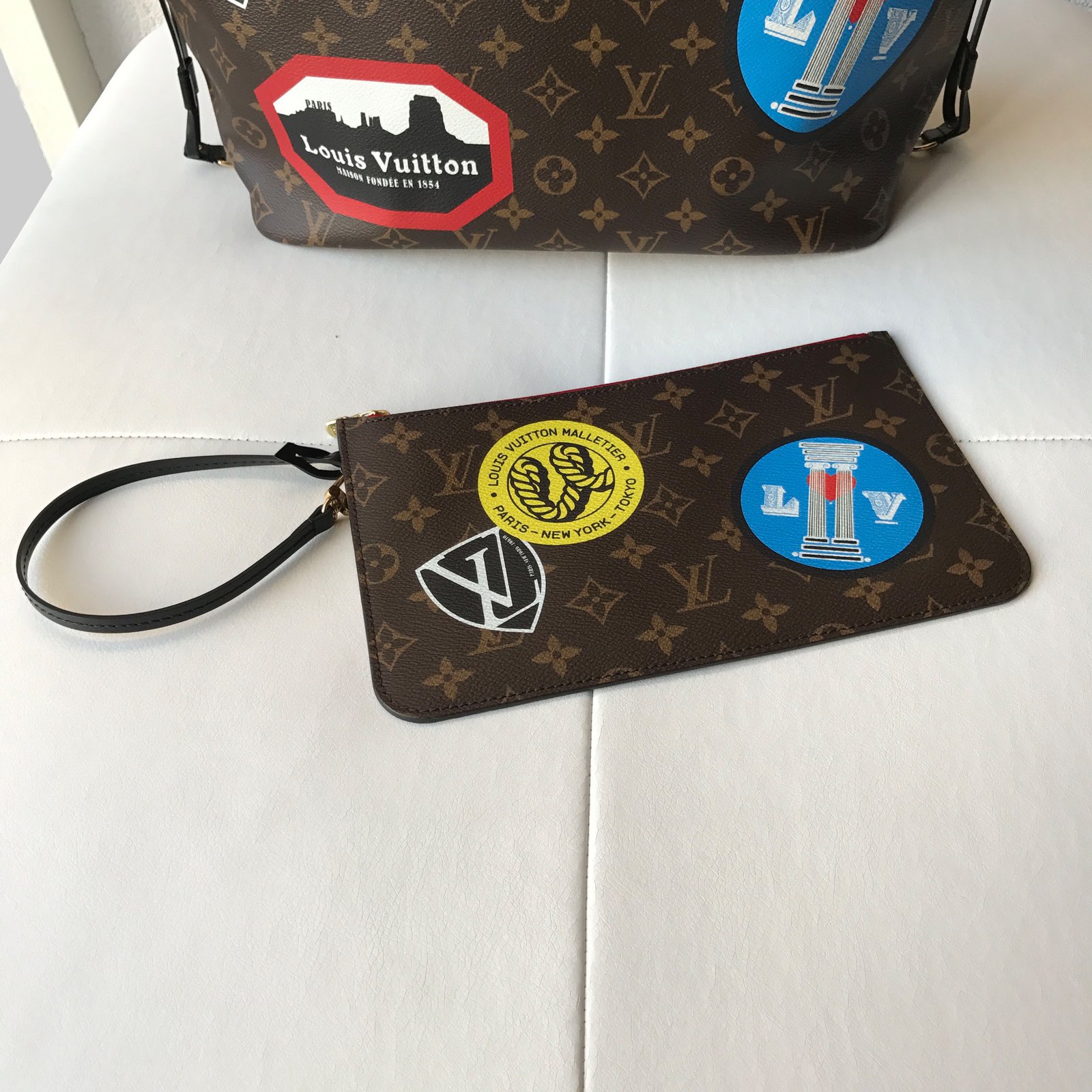 Louis Vuitton Limited Edition 2016 Neverfull Pochette World Tour