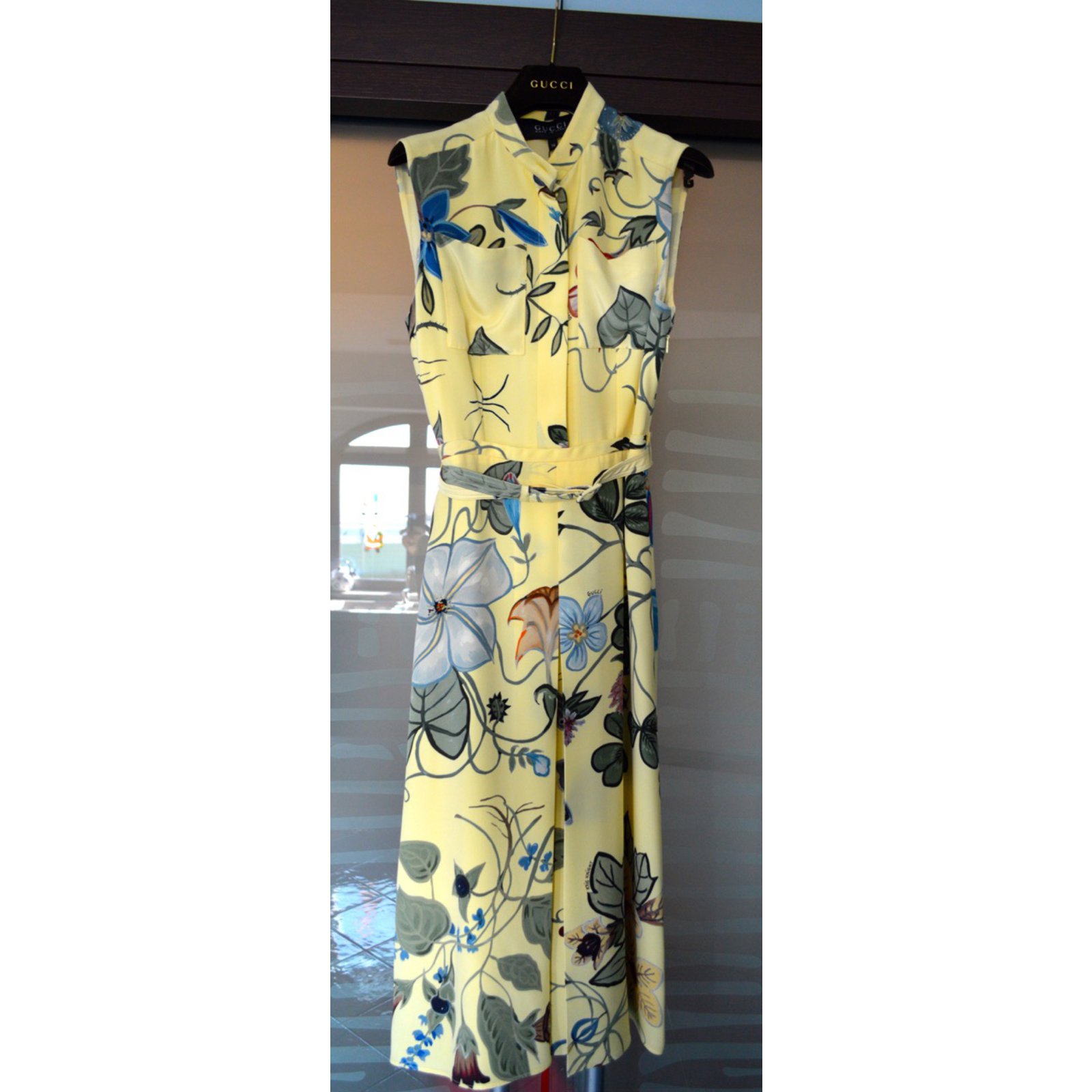 Gucci Sleeveless Floral Print Dress Yellow Silk ref.29418 - Joli 