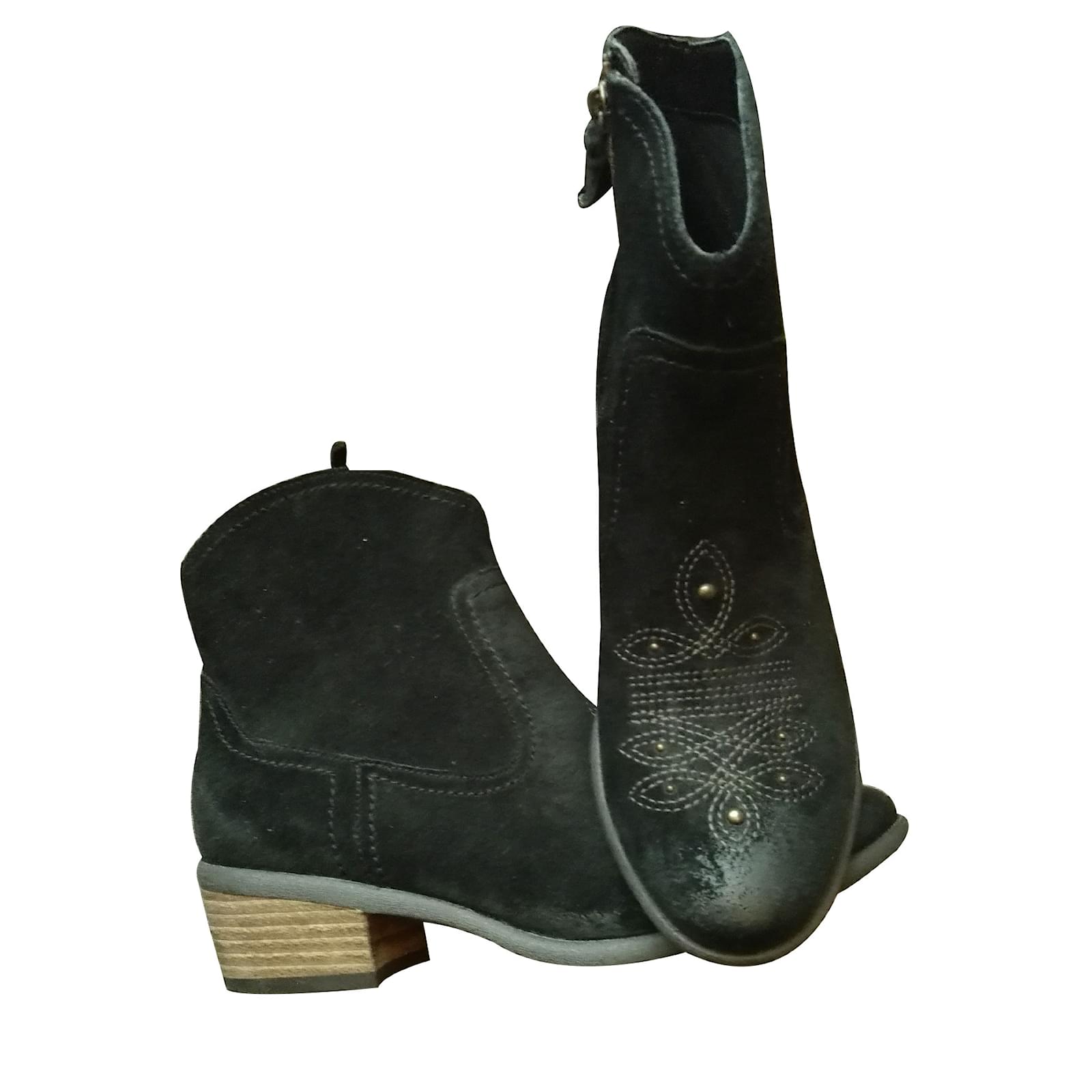 clarks cowboy ankle boots