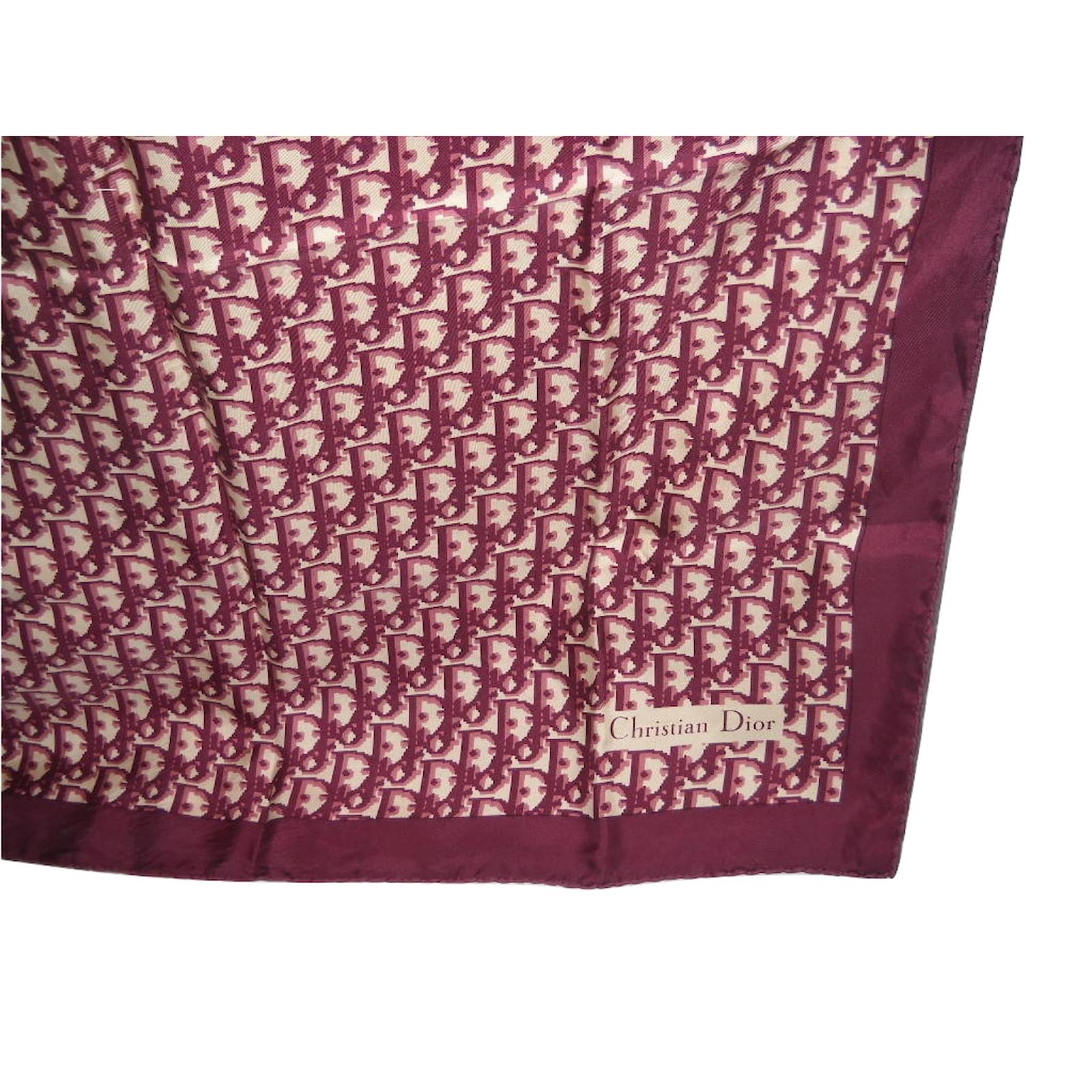 Christian Dior DIOR foulard vintage en soie logoté Blanc Bordeaux ref Christian Dior DIOR foulard vintage en soie logoté Blanc Bordeaux ref