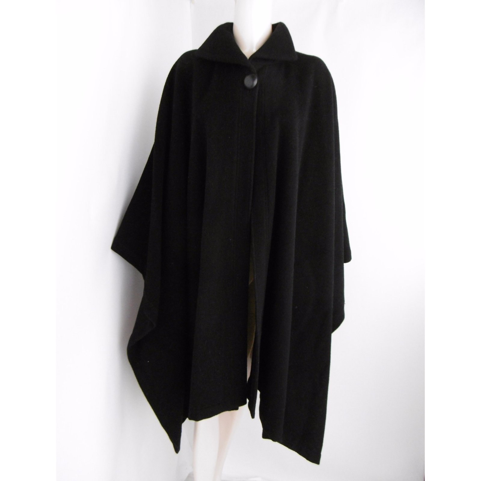 Balenciaga Wool Poncho Cloak Black ref.31918 - Joli Closet
