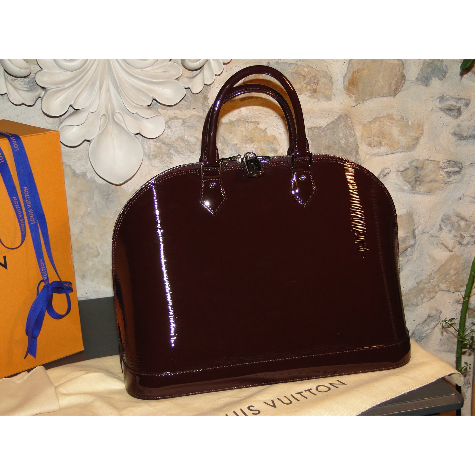 Louis Vuitton ALMA GM Prune Patent leather ref.32485 - Joli Closet