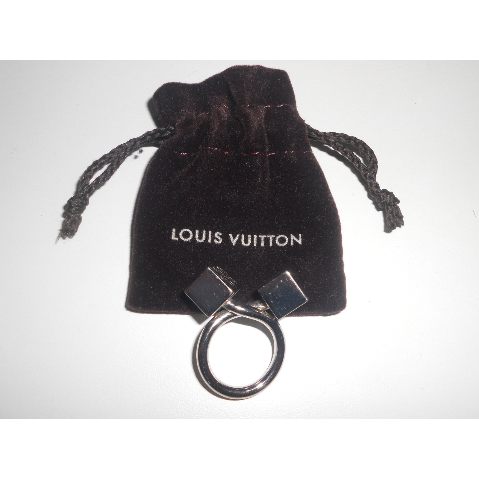 Louis Vuitton Ring Silvery Steel ref.32970 - Joli Closet