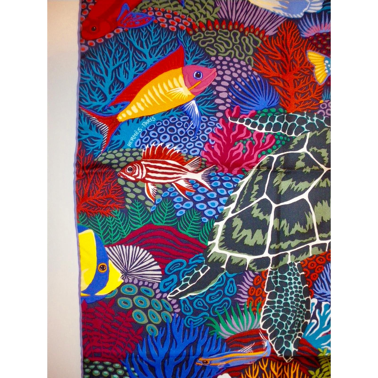 HERMES エルメス 【アンダー・ザ・ウェーブス】シルク100％ HERMES Silk Under The Waves Scarf 90 394895 | FASHIONPHILE