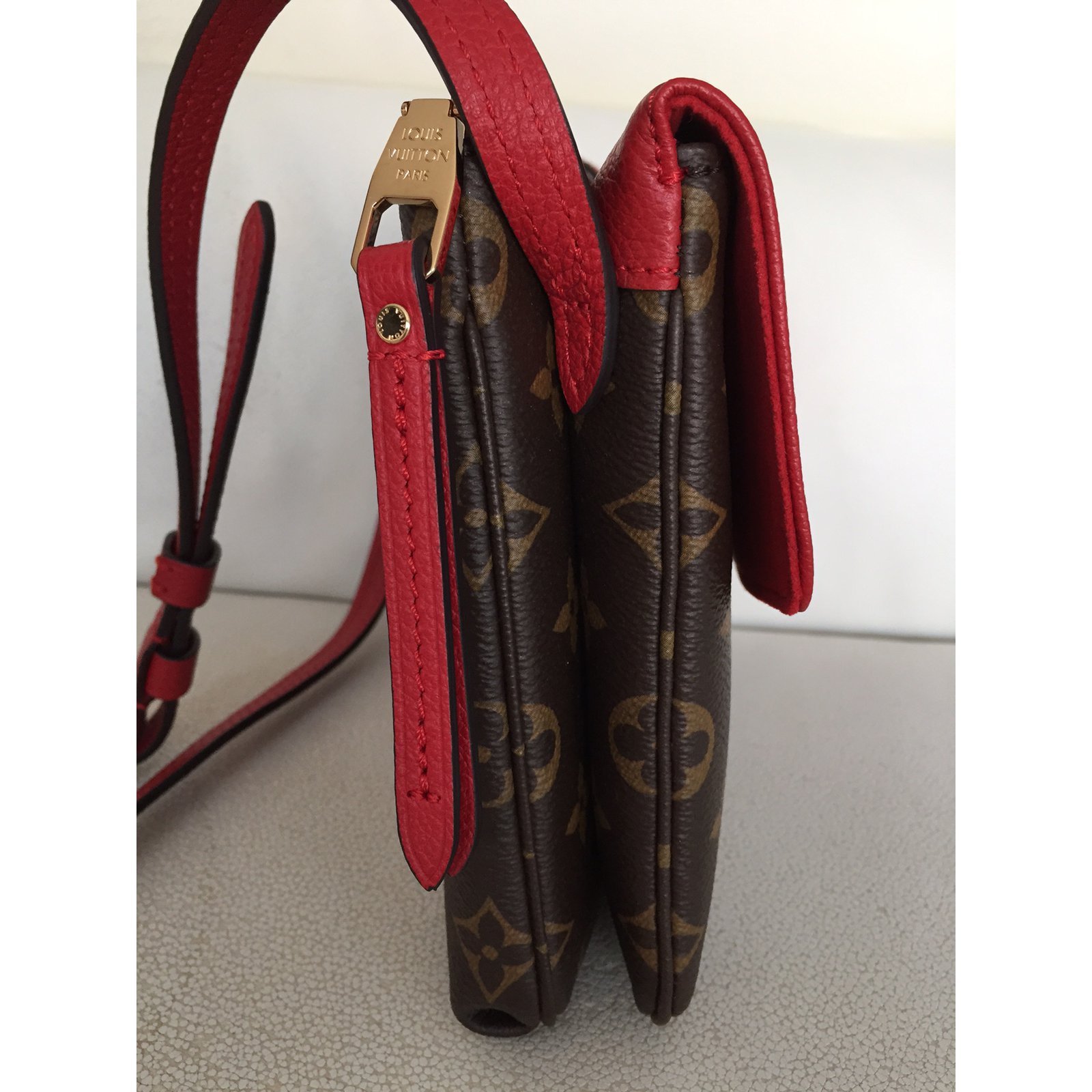 Louis Vuitton Twice monogram Red Leather ref.34715 - Joli Closet