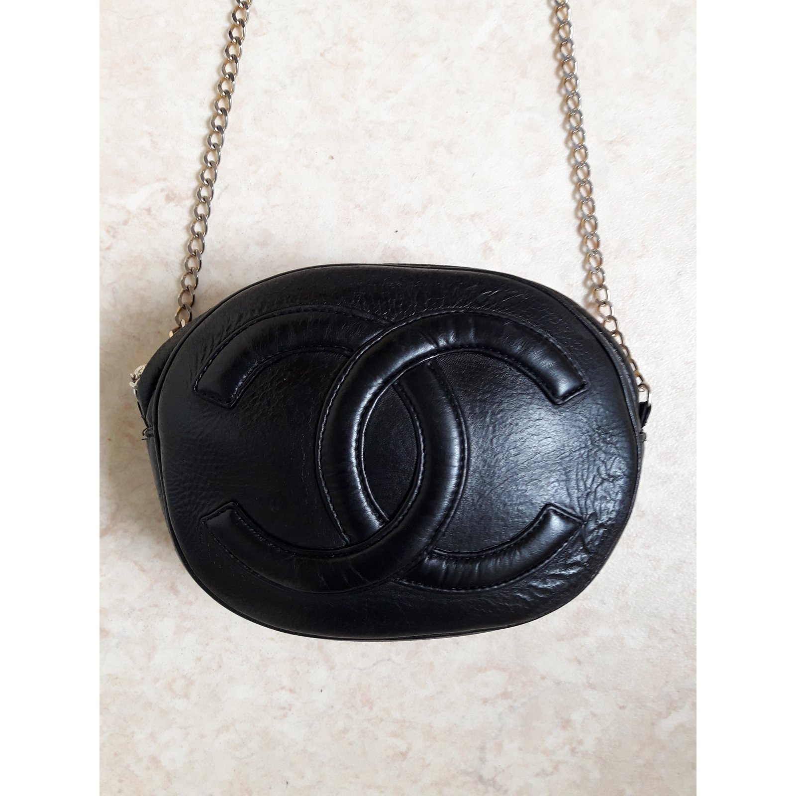 Chanel Vintage bag Black Leather ref.35538 - Joli Closet