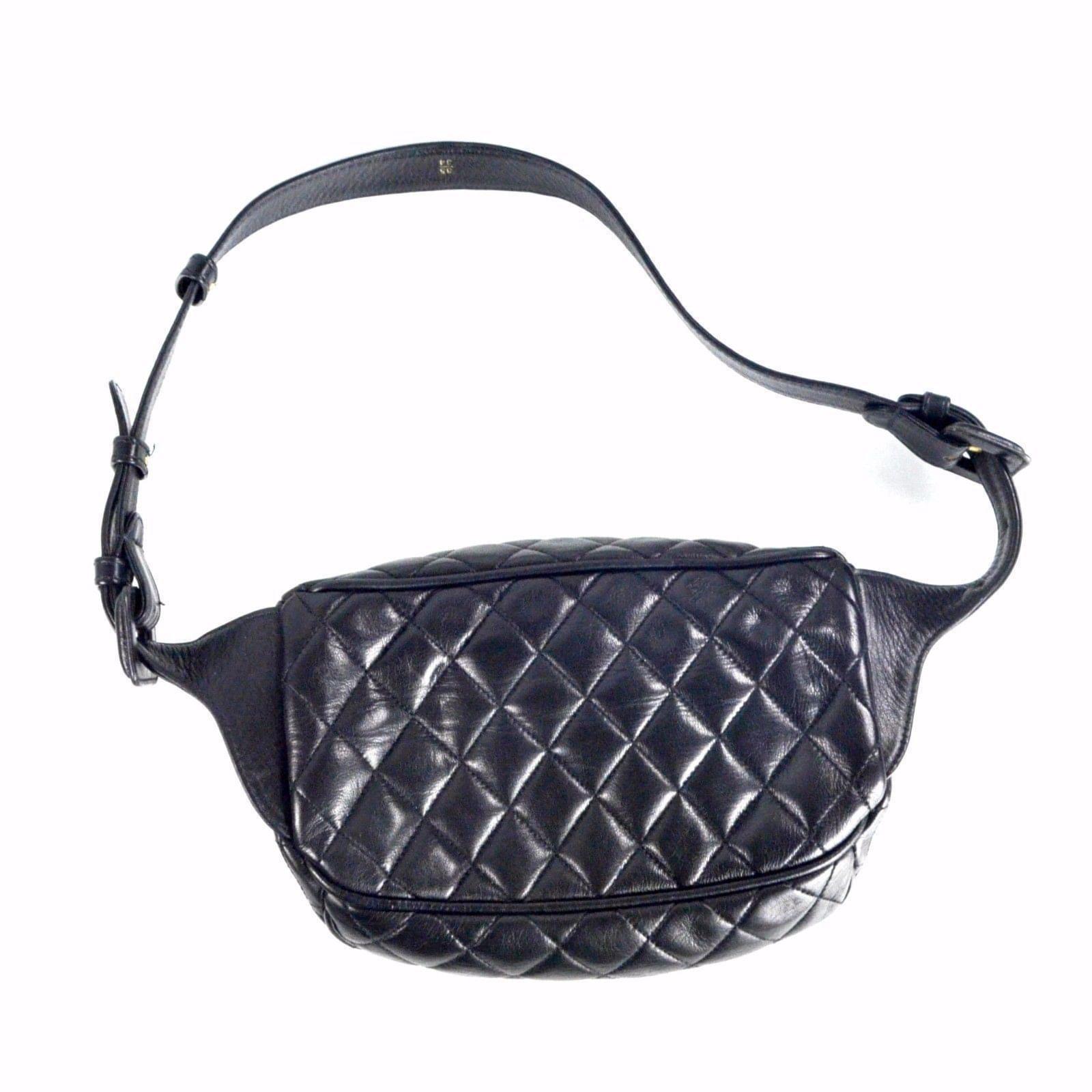 Chanel Vintage Fanny Pack Black Leather ref.37146 Joli Closet