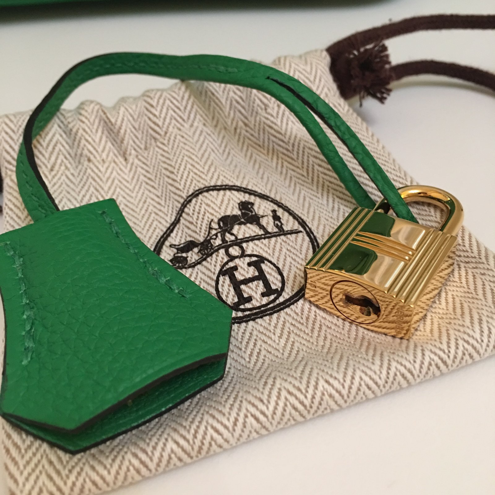 Hermes Birkin 25cm Ostrich kk 3C White wool Gold Hardware Full Handmade -  lushenticbags
