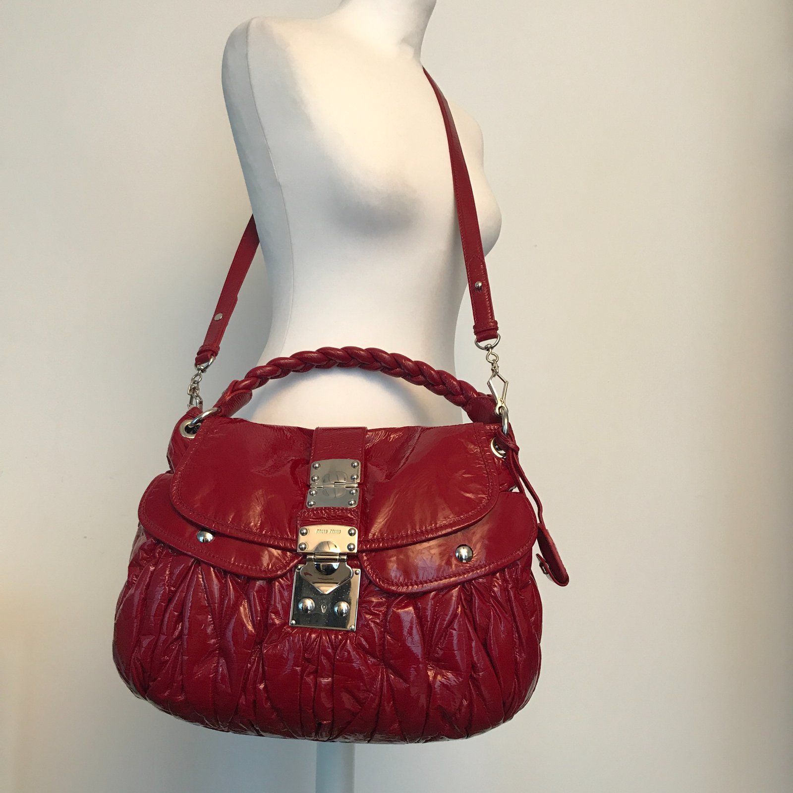 Miu Miu Handbag Red Patent leather ref.38995 - Joli Closet