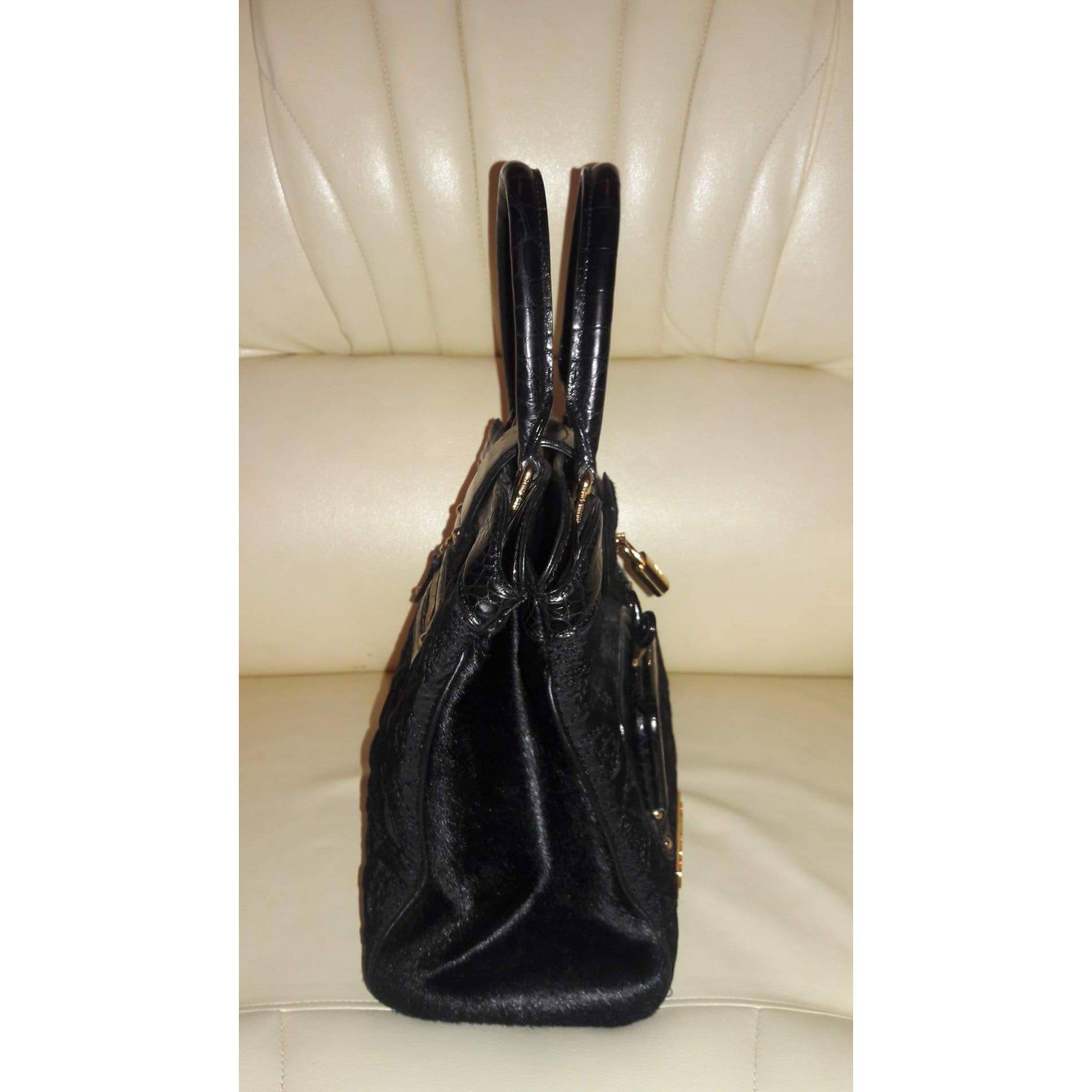 Louis Vuitton Monogram Silk Pony Hair Alligator Trim Linda Black Exotic  leather ref.39008 - Joli Closet