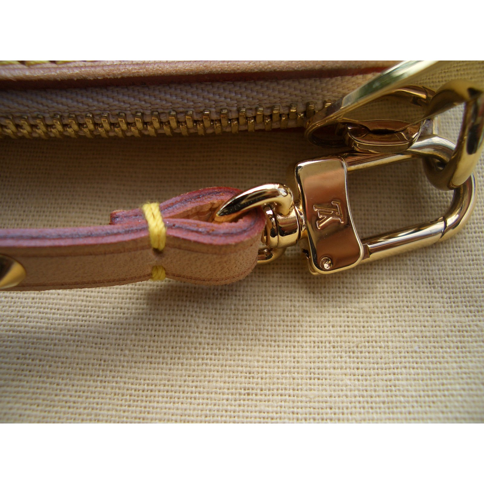Louis Vuitton Takashi Murakami Clutch bag Multiple colors Leather ref.39109  - Joli Closet