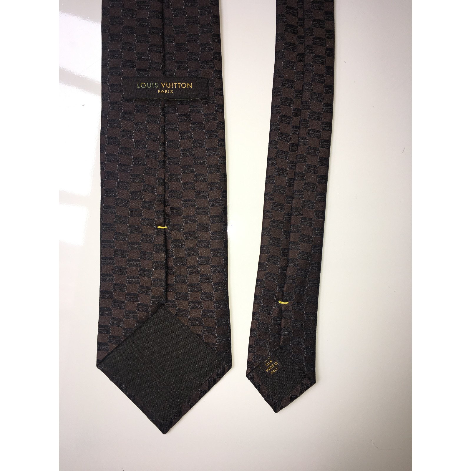 Louis Vuitton Silk Patterned Tie - Neutrals Ties, Suiting Accessories -  LOU813534
