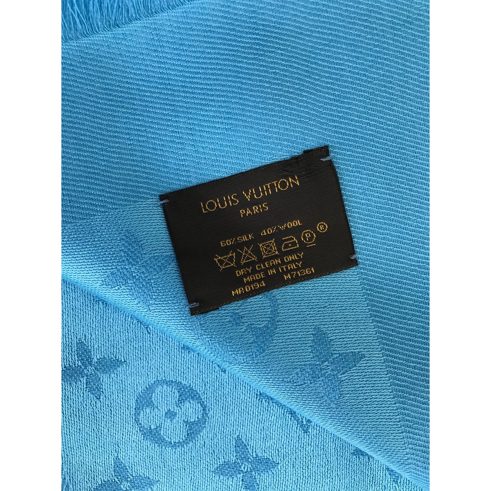 Louis Vuitton Shawl Blue Silk ref.40778 - Joli Closet