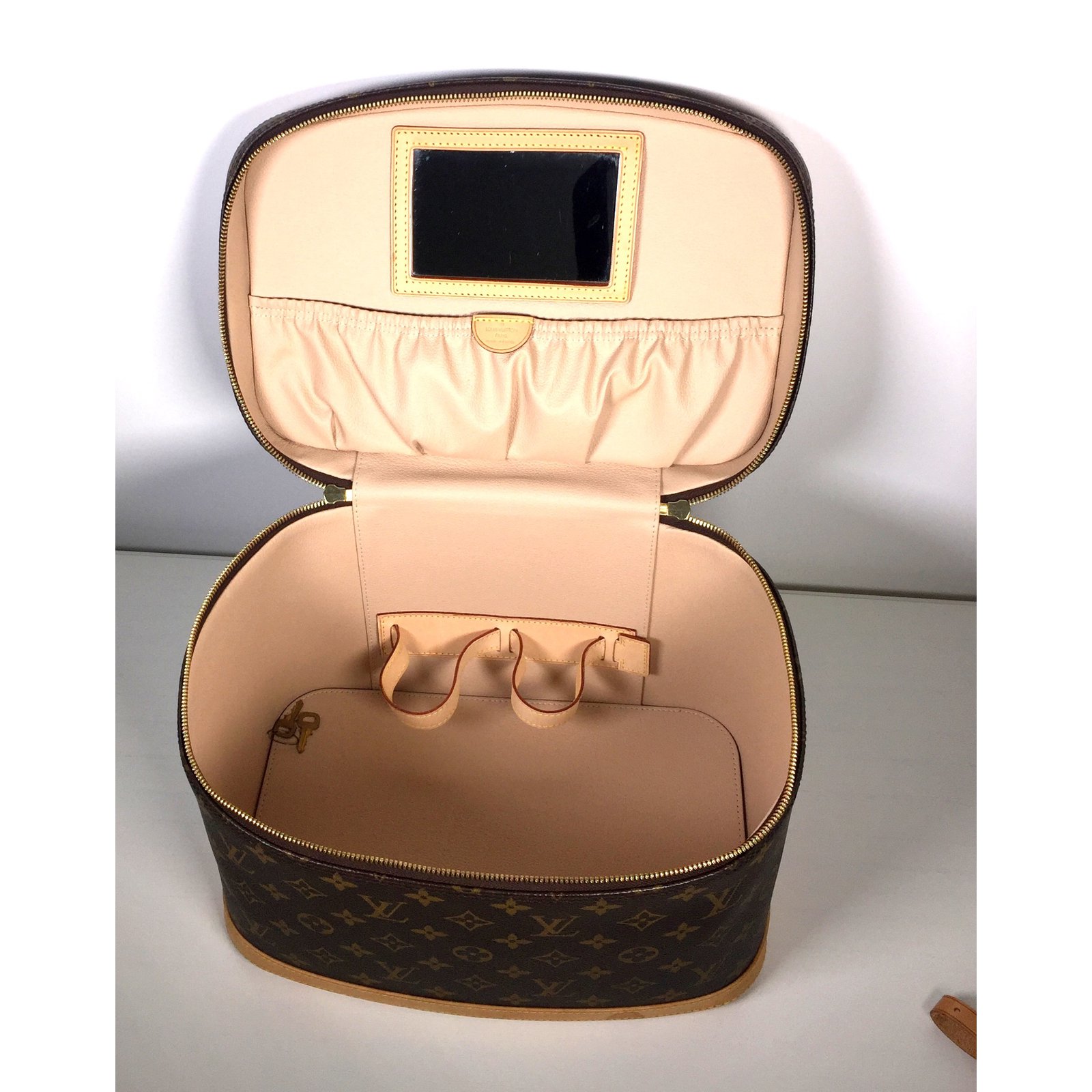 Louis Vuitton Nice vanity case Brown Leather Cloth ref.42280 - Joli Closet