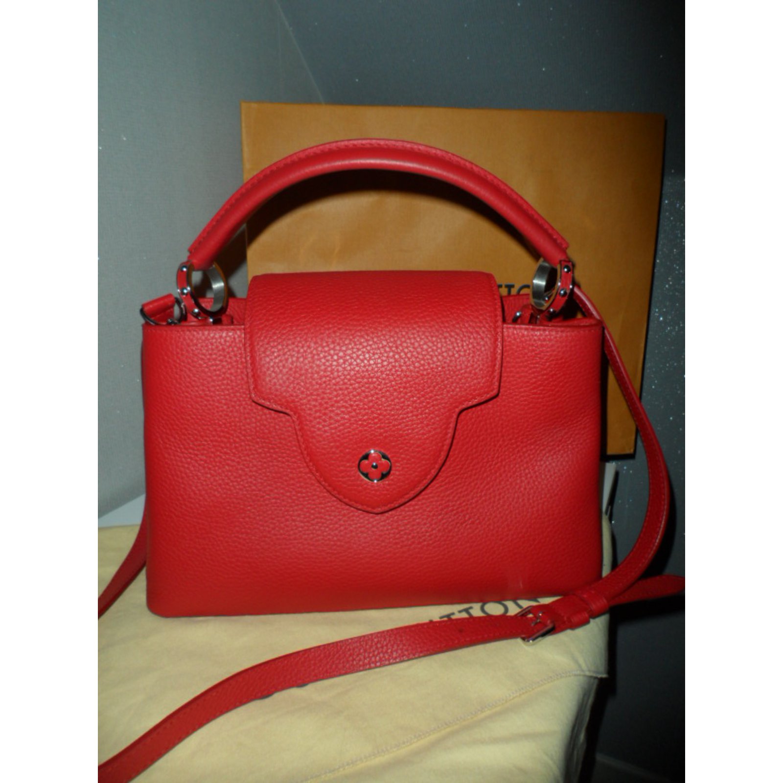 Capucines Louis Vuitton Handbags Red Leather ref.42960 - Joli Closet
