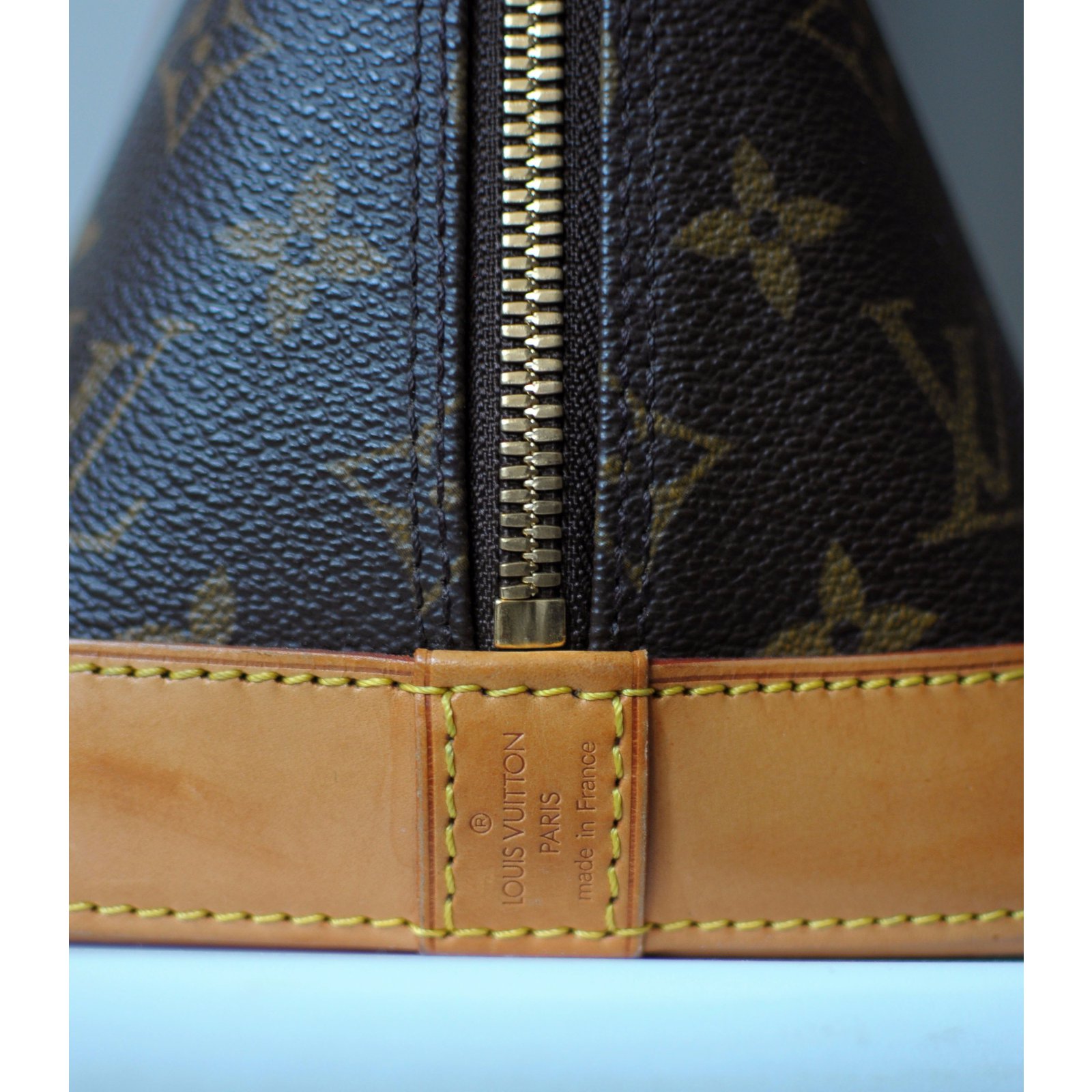 Louis Vuitton Alma MM canvas monogram Light brown Leather ref.43413 - Joli  Closet