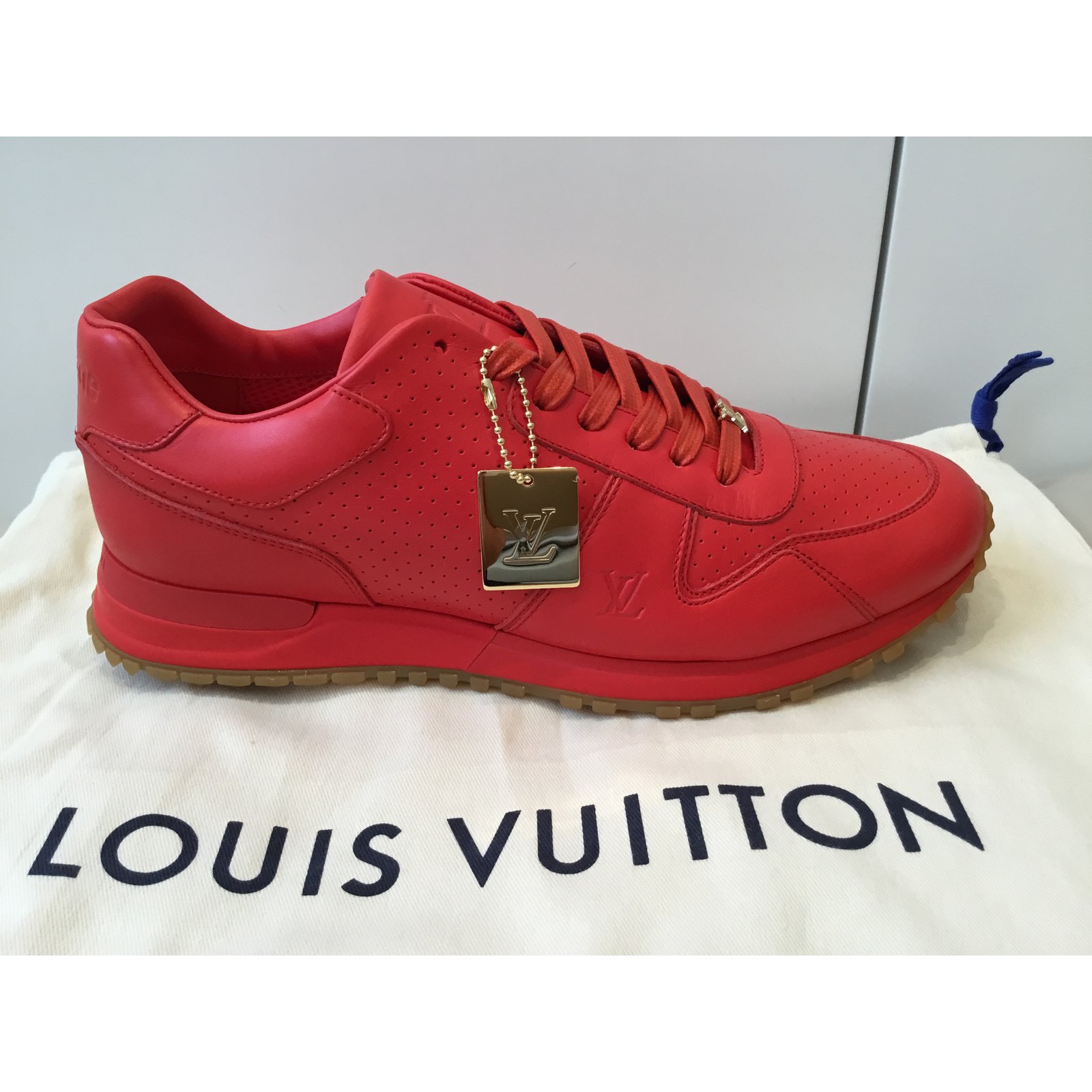 Louis Vuitton Sneakers Pink Red Patent leather Cloth ref.796022 - Joli  Closet