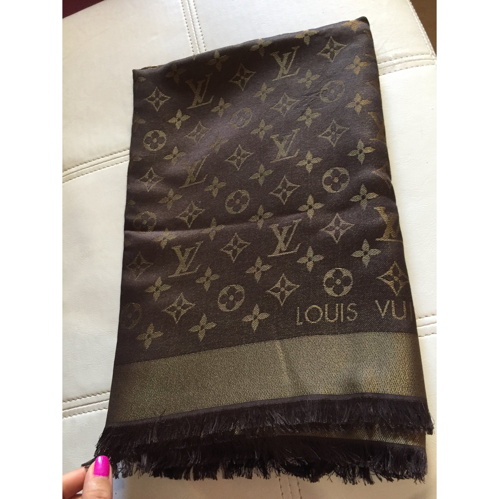 Louis Vuitton Scarf Scarves Wool Bronze ref.44616 - Joli Closet