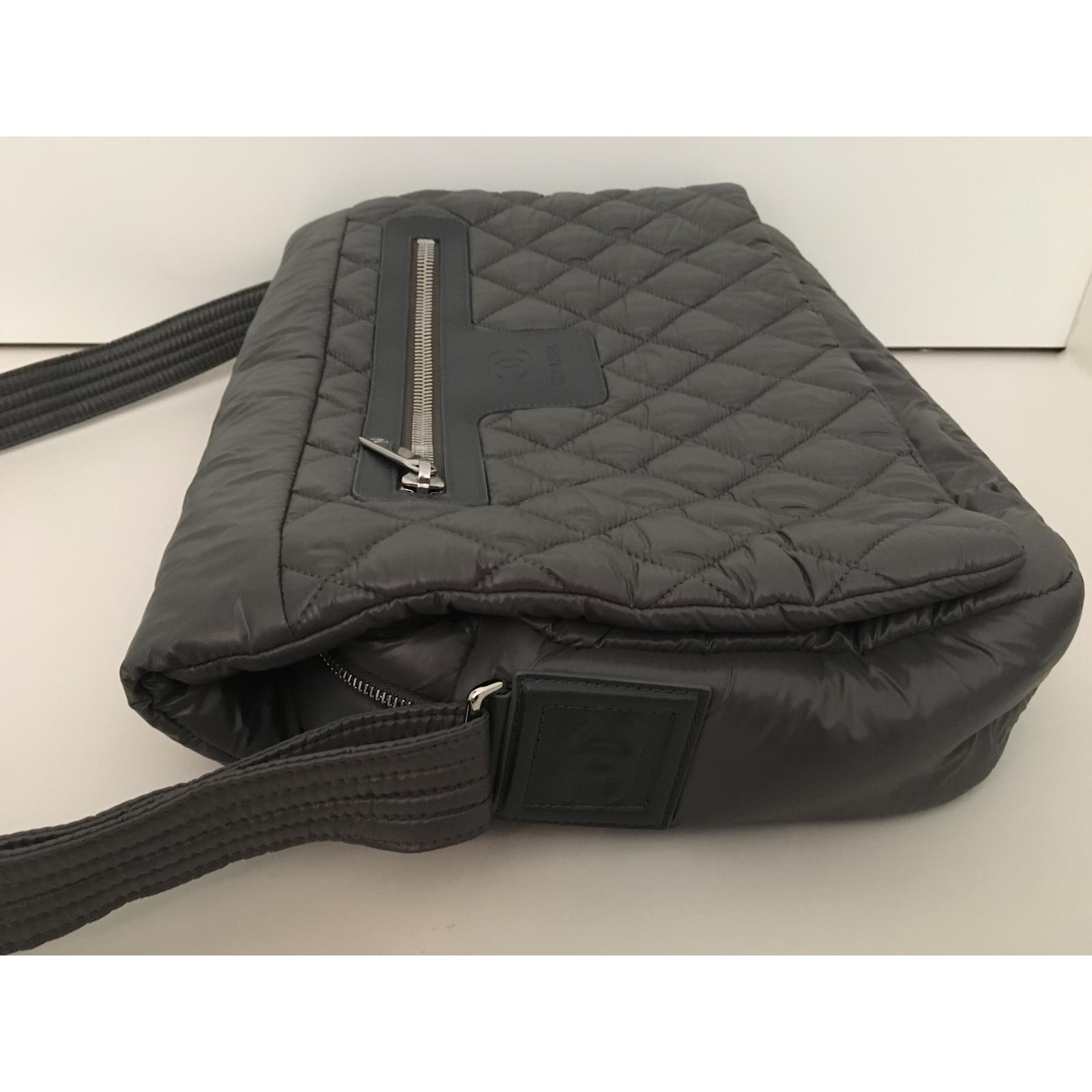 Chanel Cocoon Messenger Bag Grey ref.46193 Joli Closet