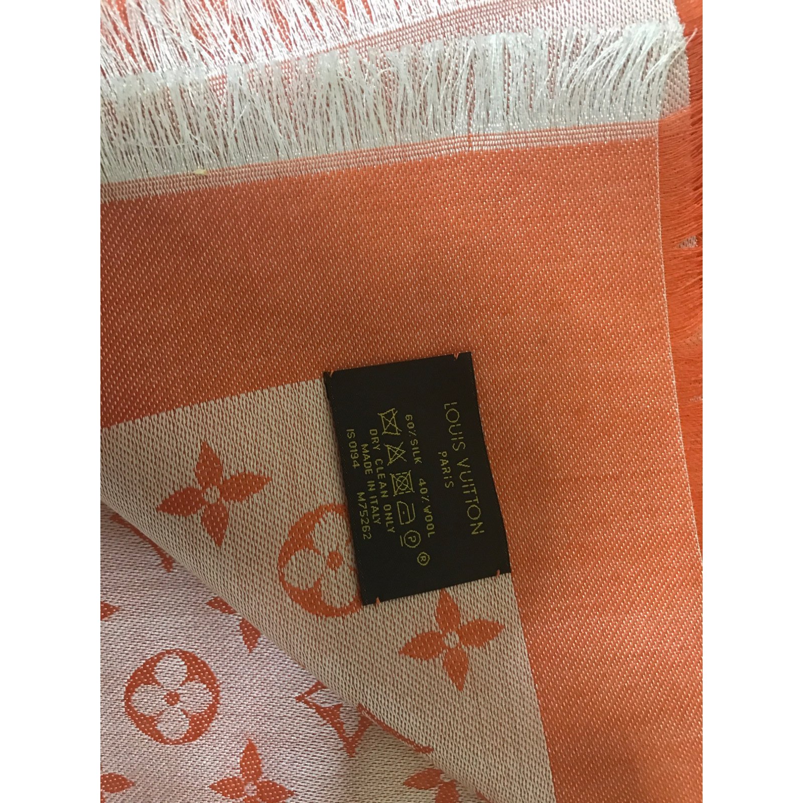 Louis Vuitton Scarves Orange Silk ref.15121 - Joli Closet