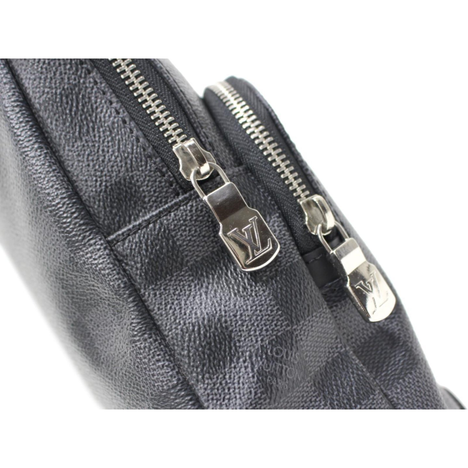 Louis Vuitton Shiny Grey Bag Dark grey Leather ref.597555 - Joli Closet