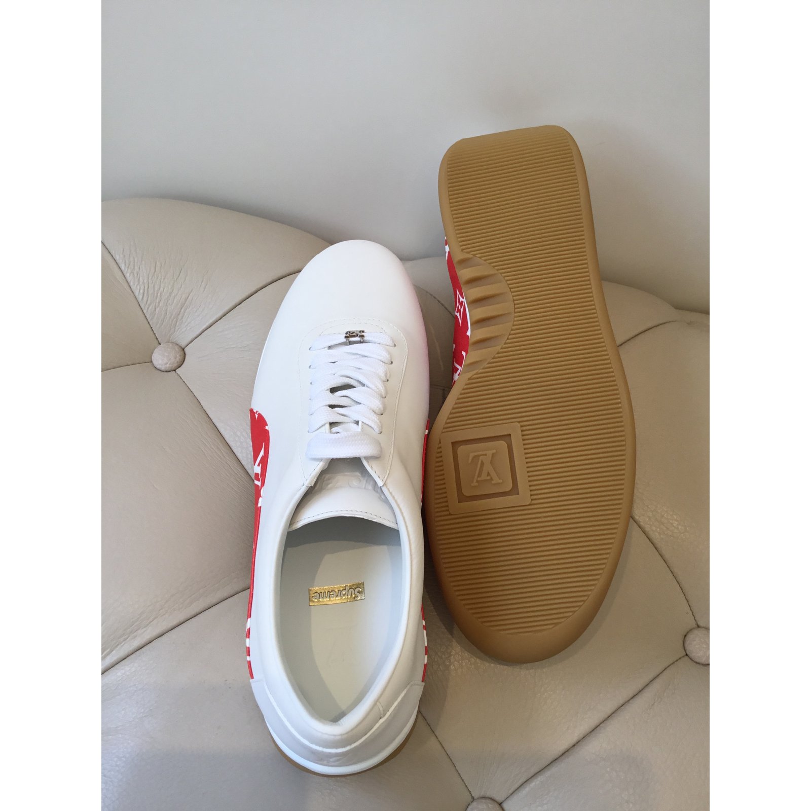 Louis Vuitton Sneakers White Leather ref.992527 - Joli Closet