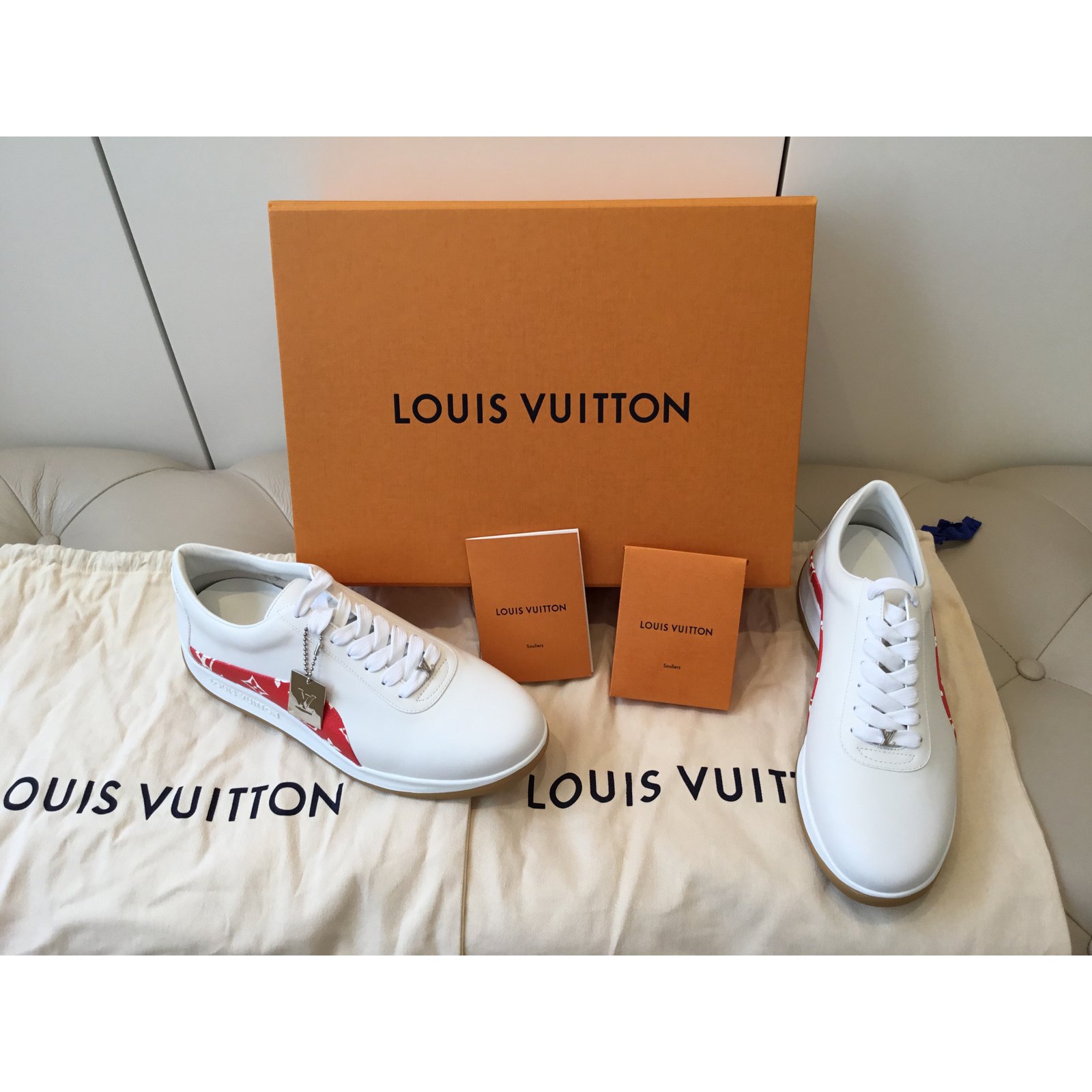 Louis Vuitton sneakers White Leather ref.68392 - Joli Closet