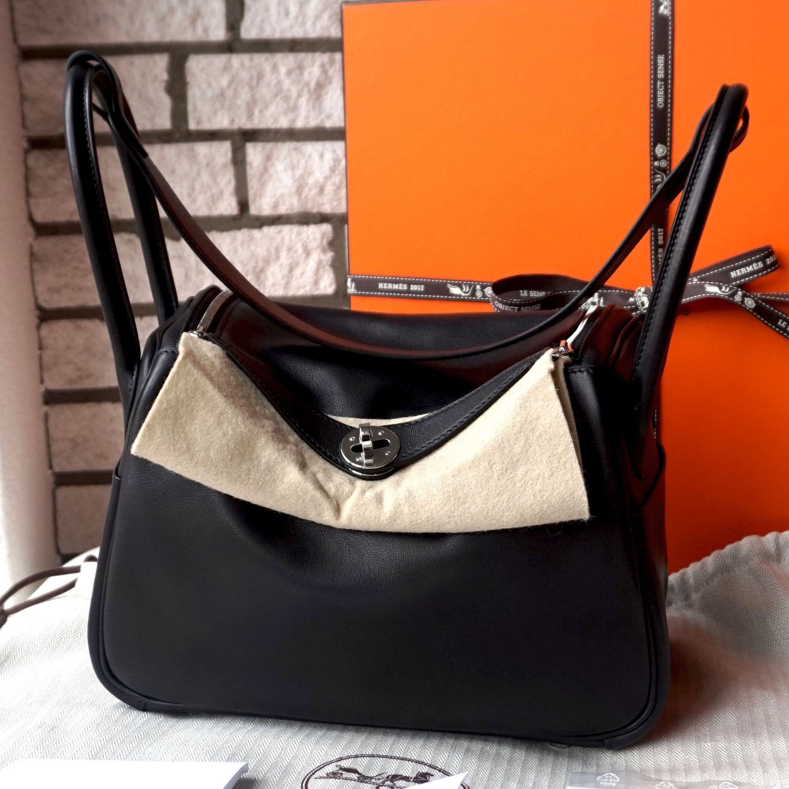 HermÃ¨s Black Volupto Lindy Touch 26 in 2023