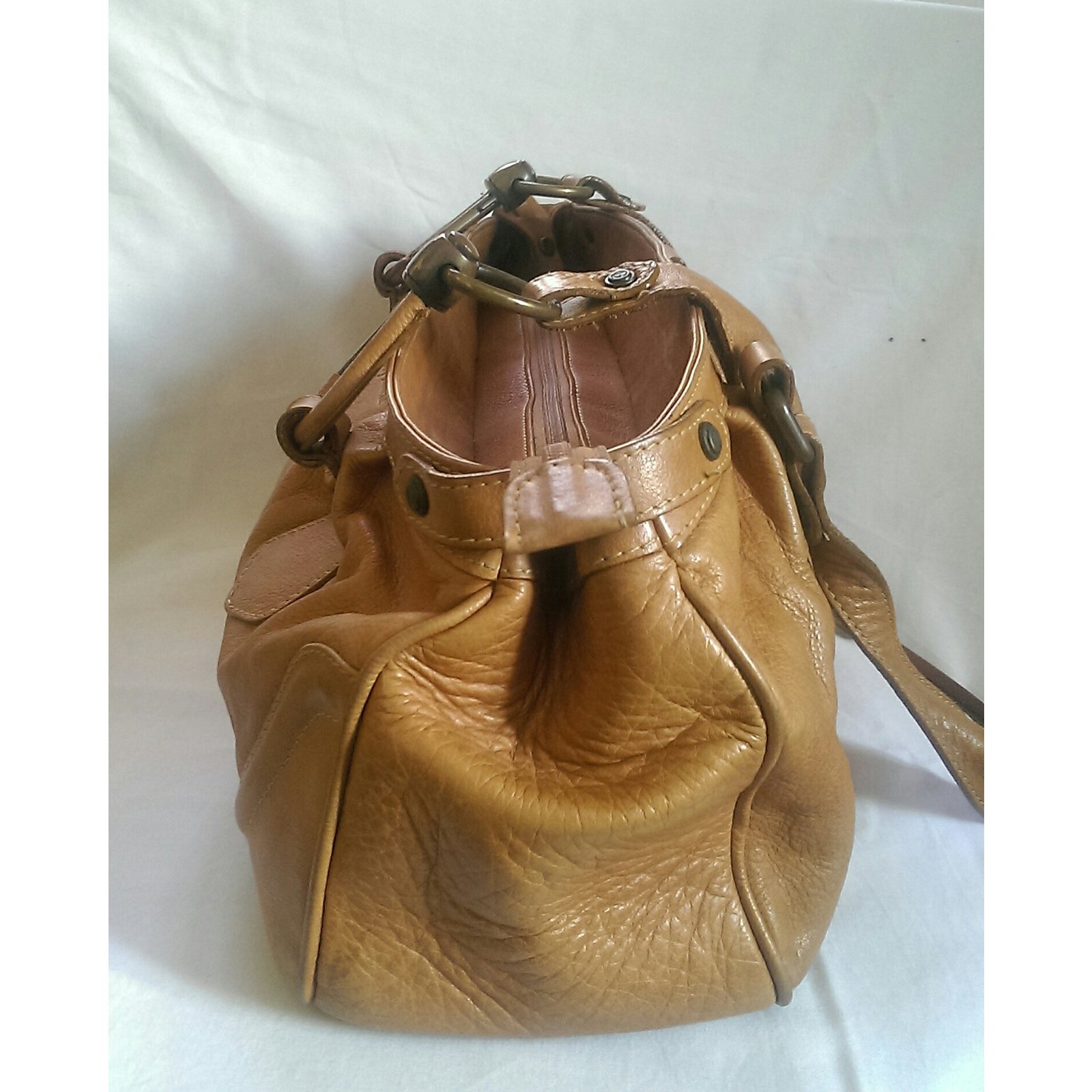 Leather handbag Guy Laroche Brown in Leather - 21239803