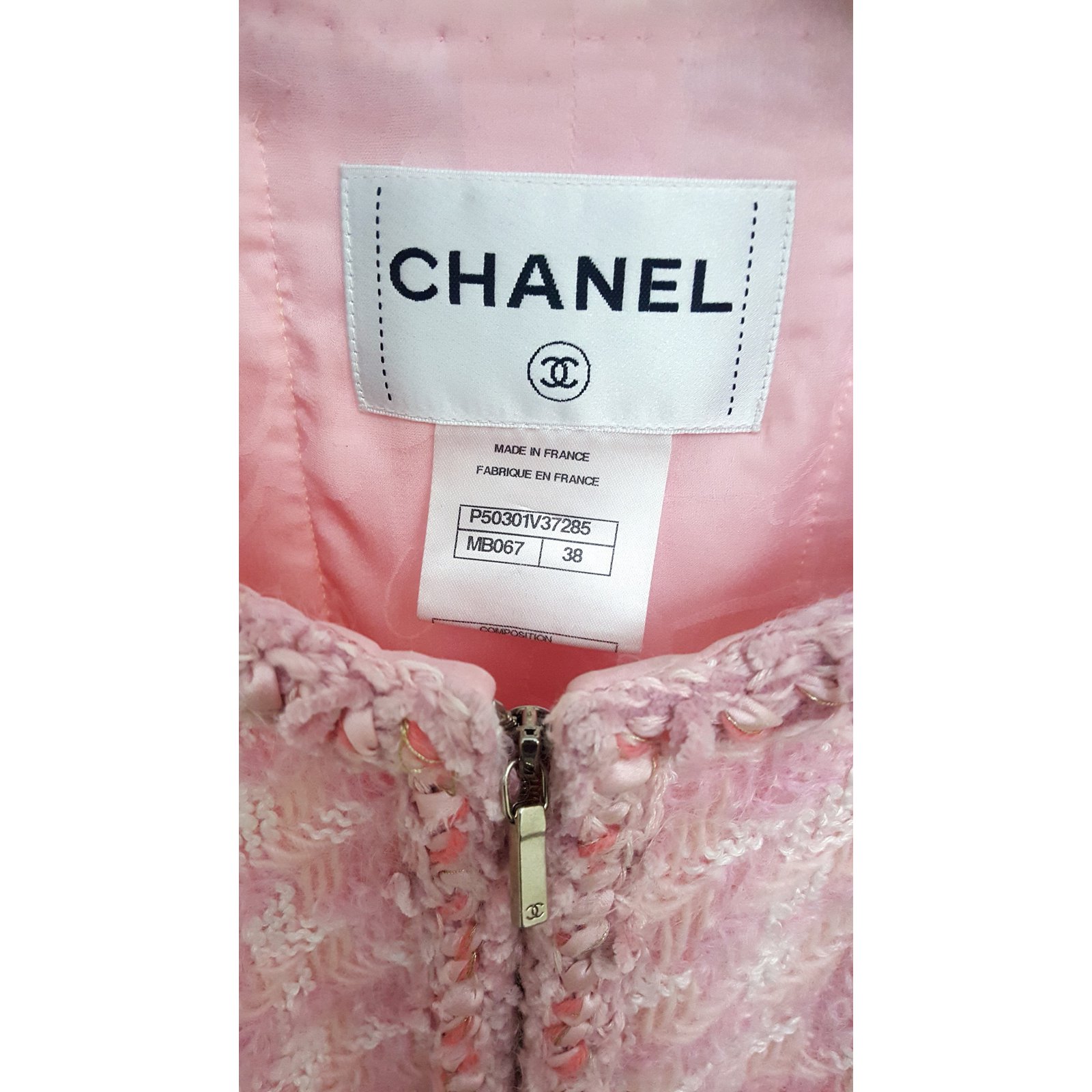 Chanel Bougainvillea Pink Tweed Jacket Cruise 20/21 Size 40 — Socialite  Auctions