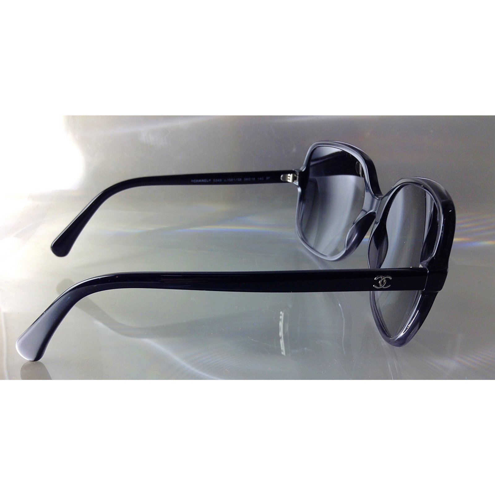 Chanel Sunglasses Black Plastic ref.50357 - Joli Closet