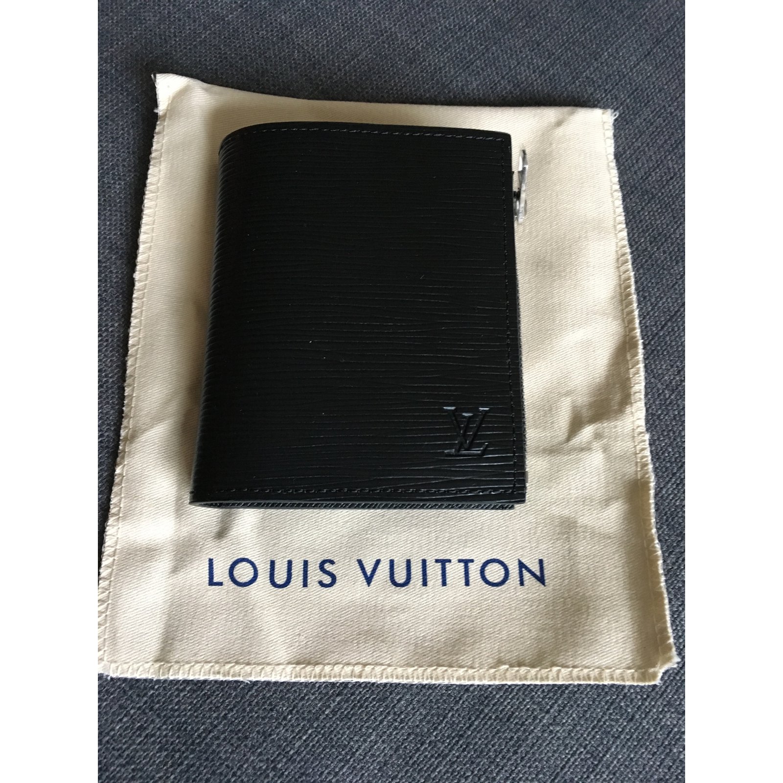 Louis Vuitton Smart Wallet new