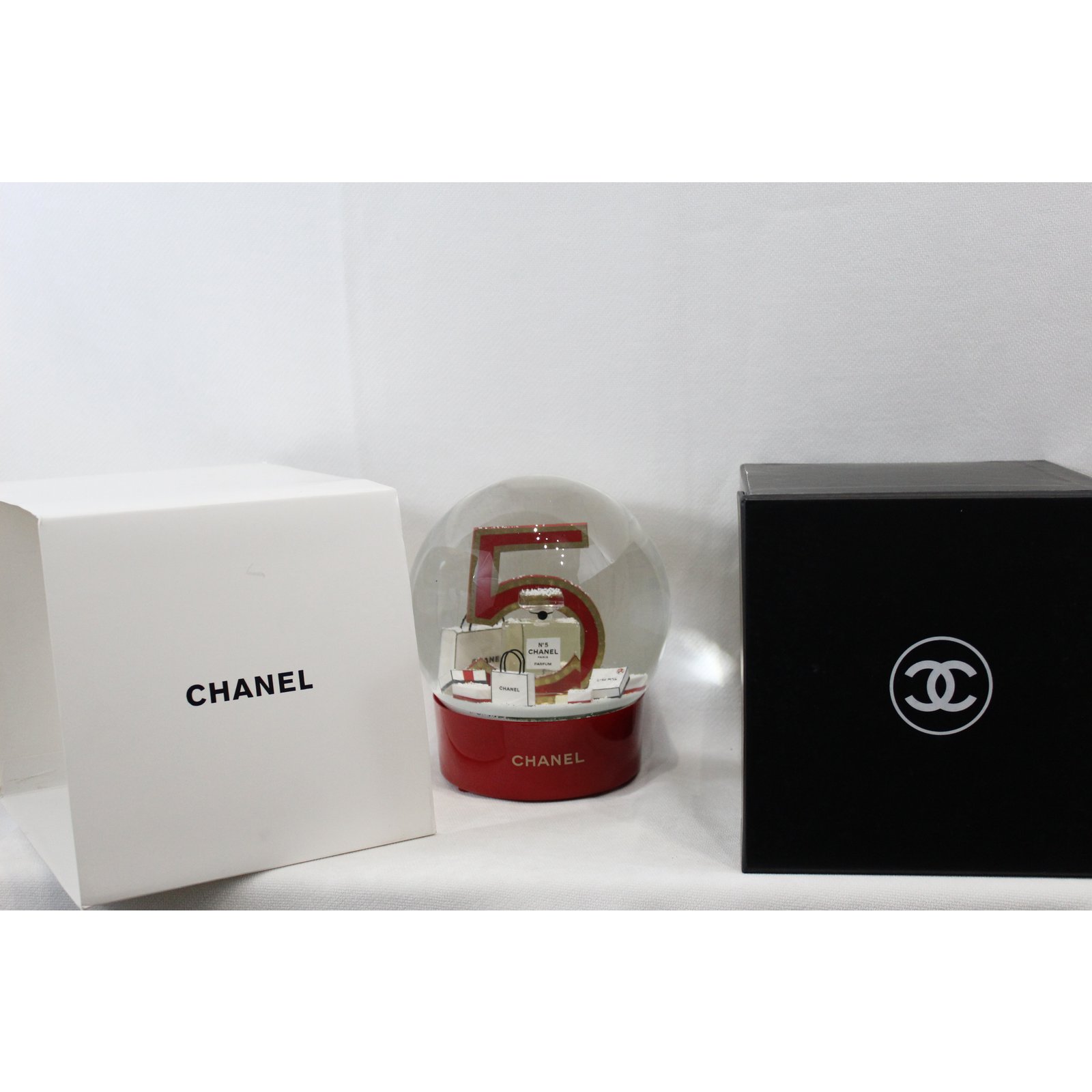 Chanel Snowball Red Plastic ref.51058 - Joli Closet