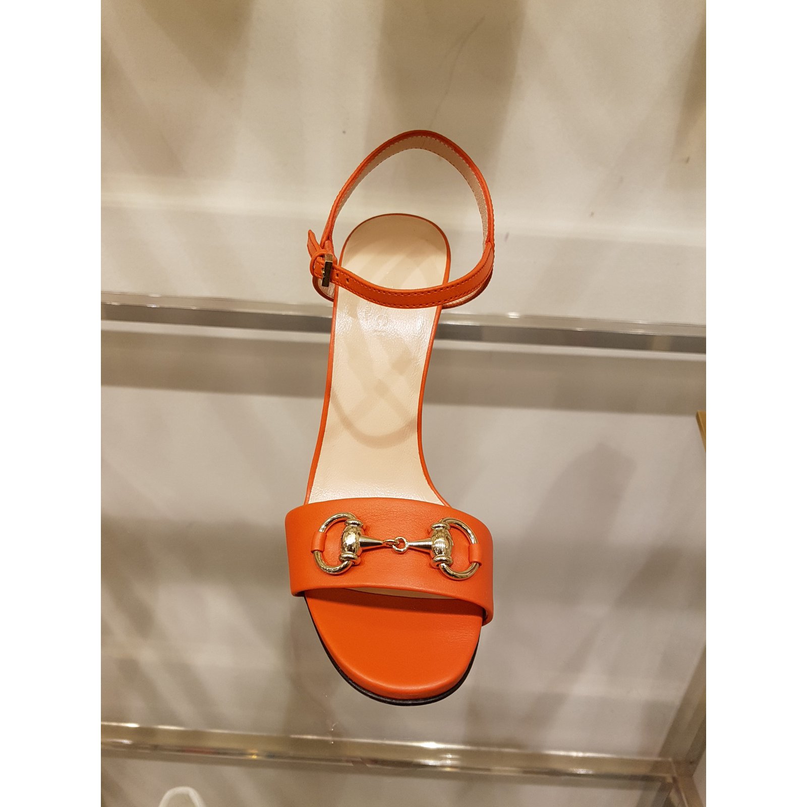 تعلمت قابس كهرباء المربي  Gucci Sandals Orange Leather ref.51626 - Joli Closet