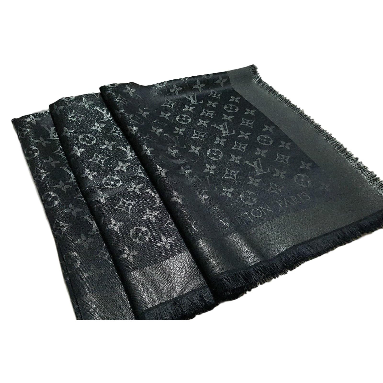 Louis Vuitton Classical Monogram Scarf Black Silk ref.51878 - Joli