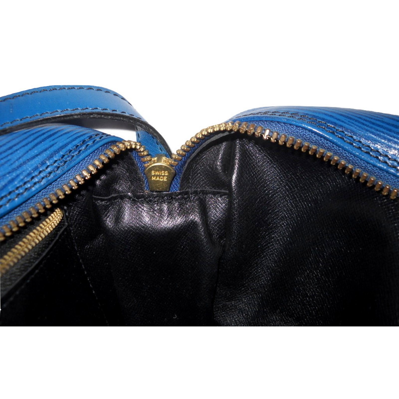 Louis Vuitton vintage Trocadero PM épi blue Toledo Leather ref