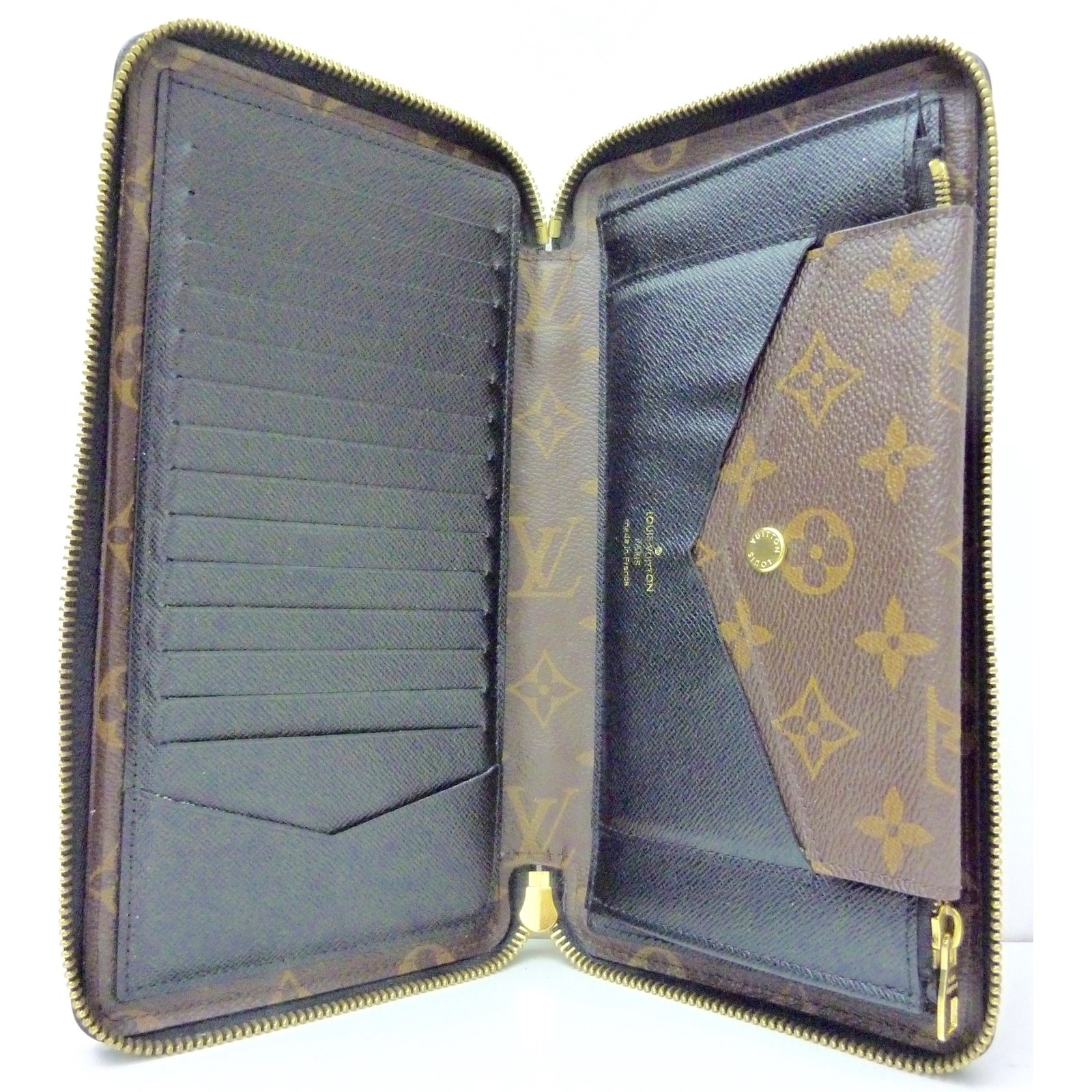 Louis Vuitton Amelia Black Leather ref.421808 - Joli Closet