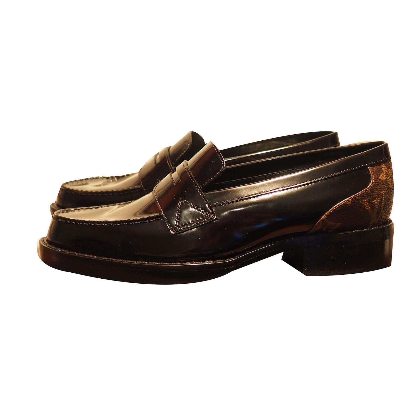 louis vuitton academy flat loafer