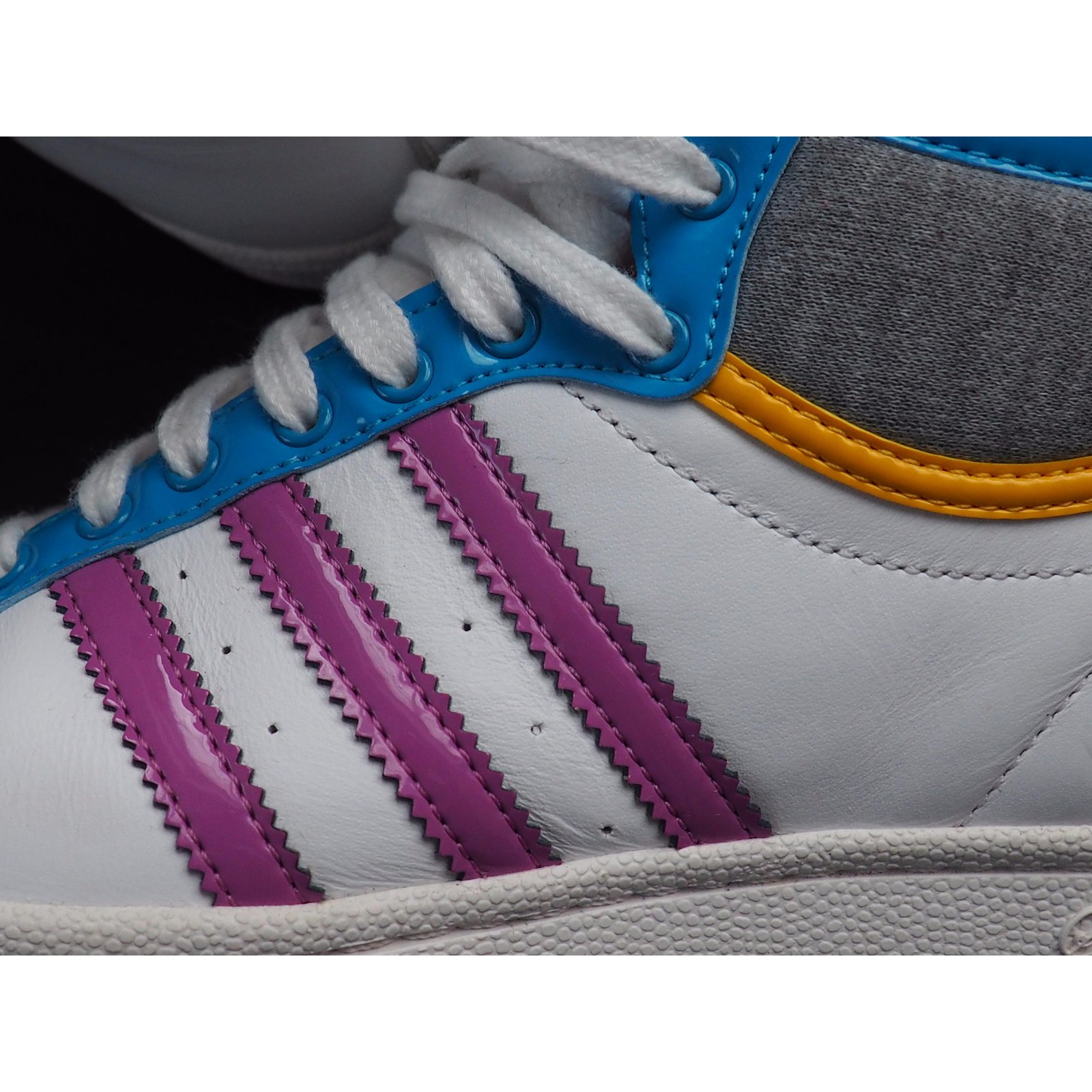 Intentie Kreta schieten Adidas Sleek Series Sneakers White Leather ref.54007 - Joli Closet