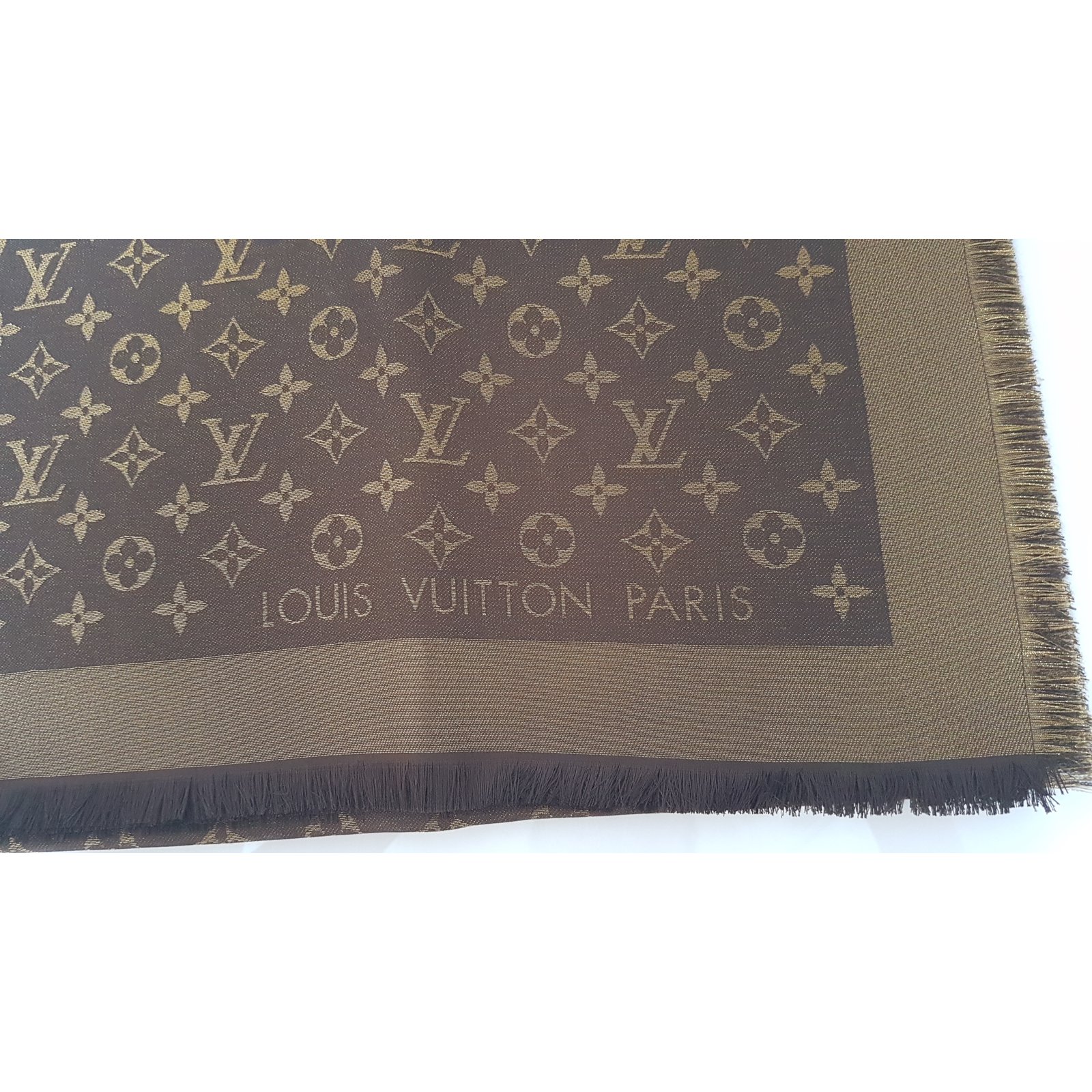 Louis Vuitton so shine shawl Light brown Silk ref.670304 - Joli Closet
