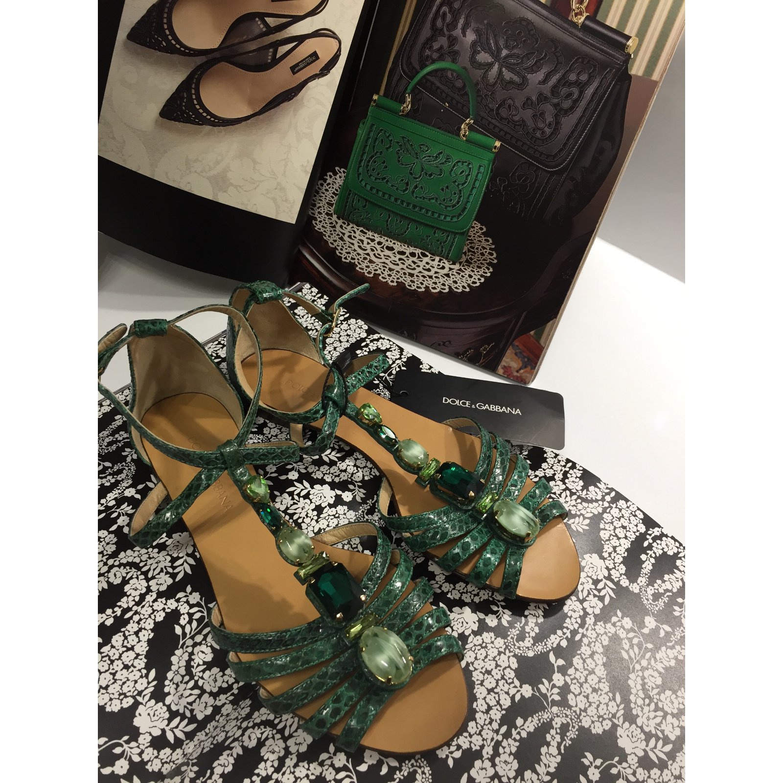 Dolce & Gabbana Sandals Green Leather ref.54075 - Joli Closet
