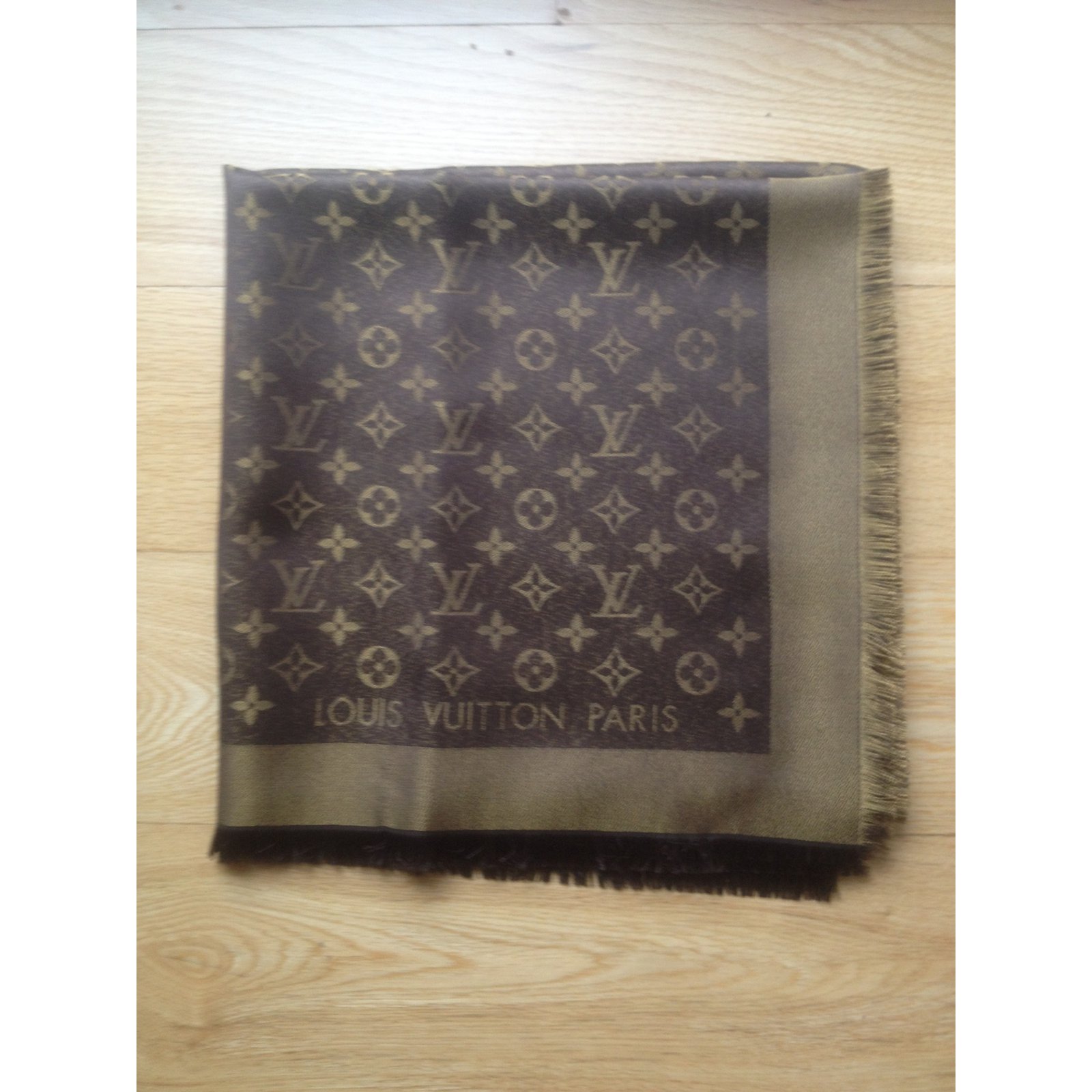 Louis Vuitton Classic Monogram Scarf Brown Silk ref.54287 - Joli Closet