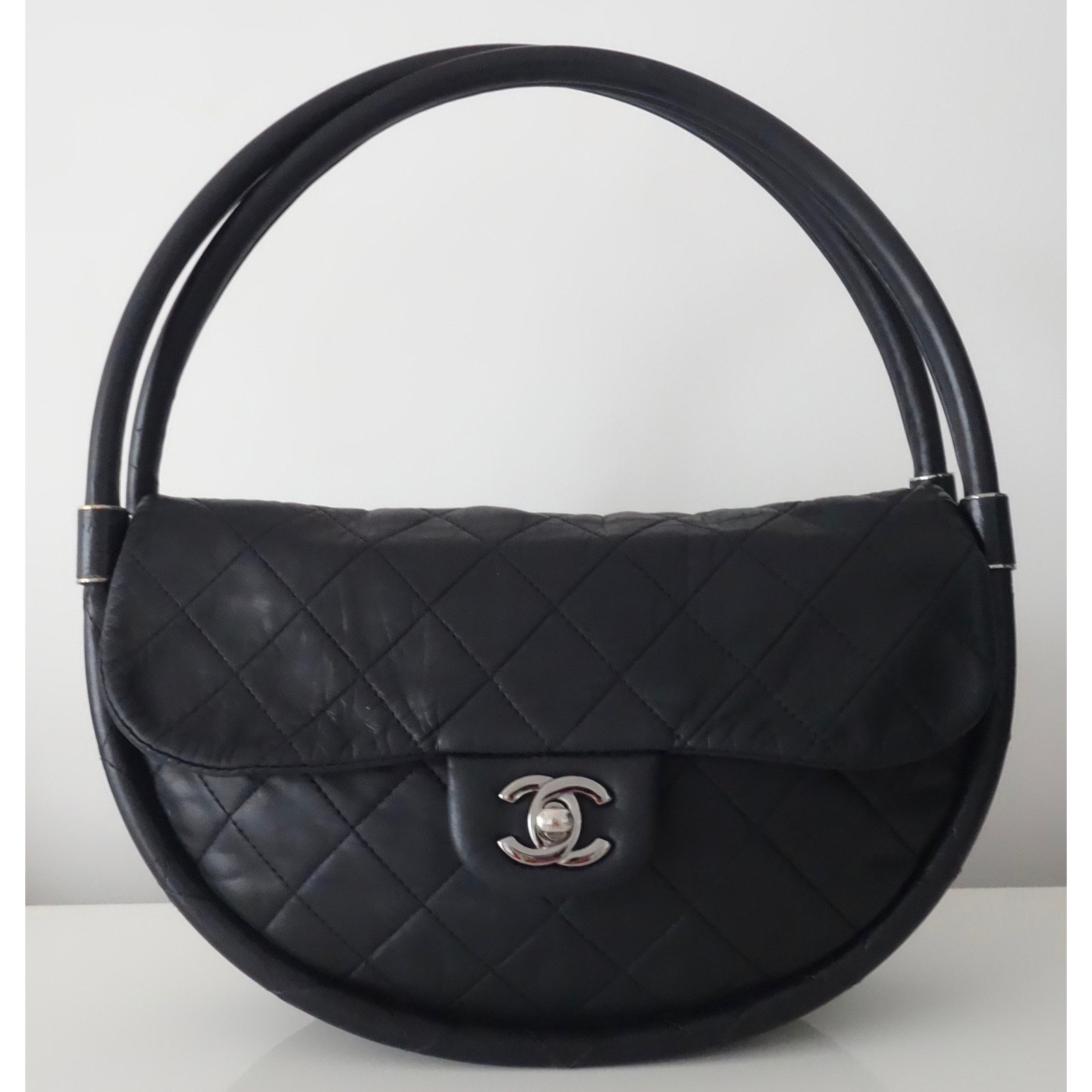 Chanel Hula Hoop Black Leather ref.54295 - Joli Closet