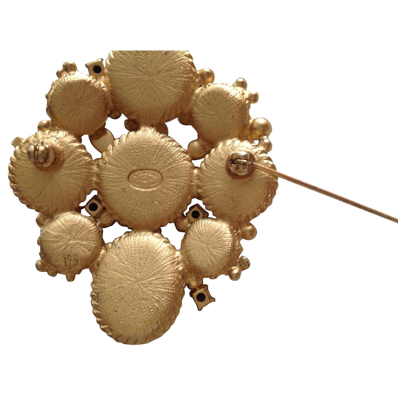 Belle Broche Vintage En Métal Et Pierres – Pièce Unique Rétro