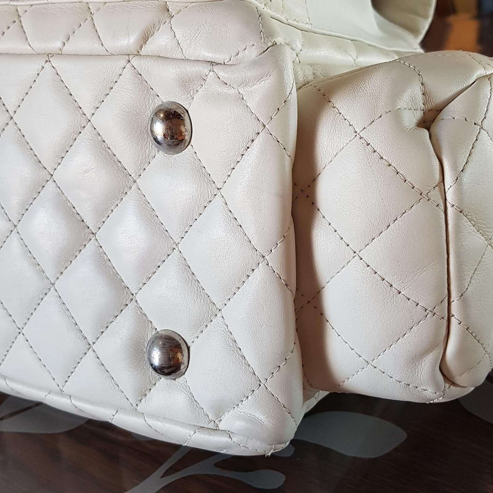 Chanel Cambon Reporter bag White Leather ref.572346 - Joli Closet