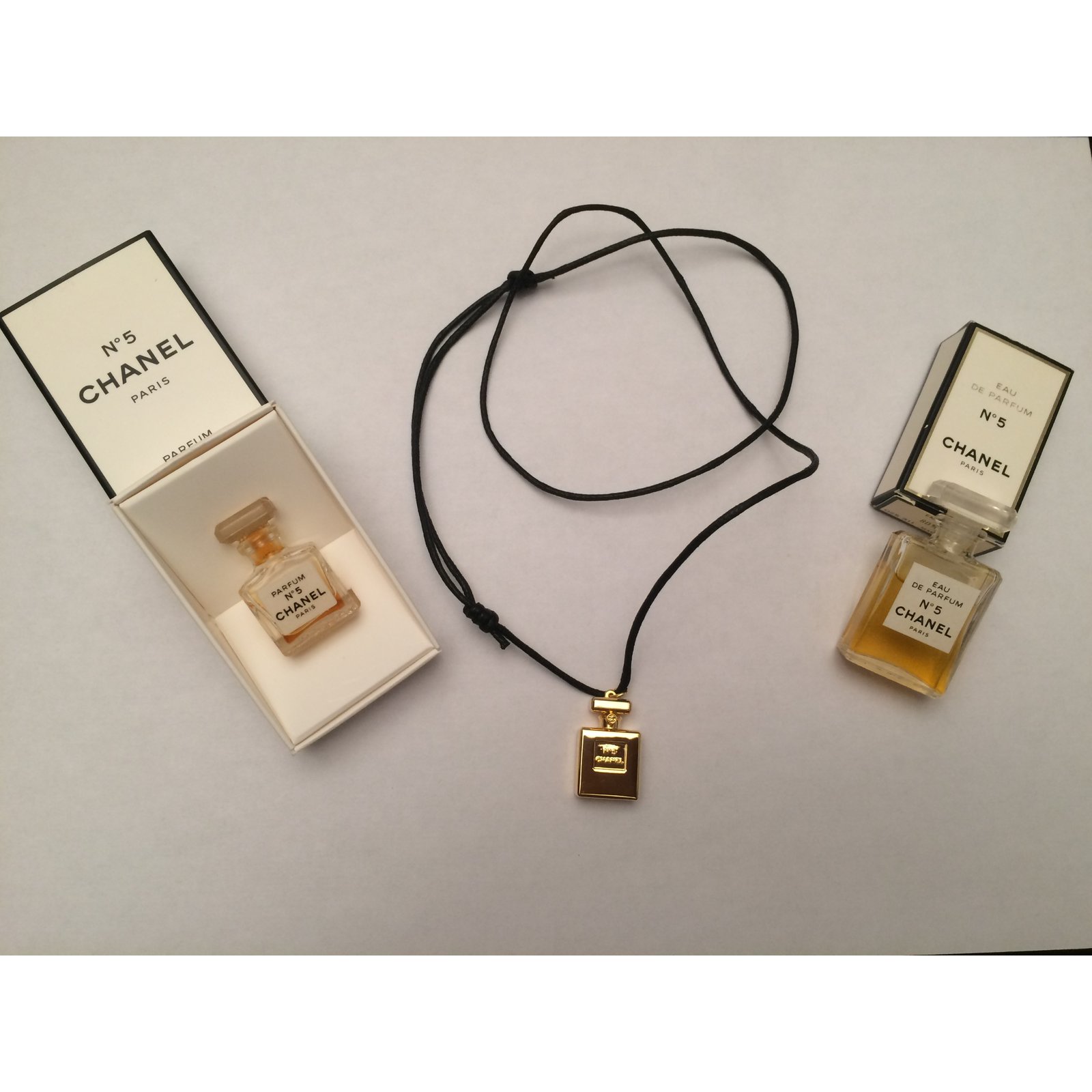 Chanel Pendant necklaces Golden Metal ref.55767 - Joli Closet