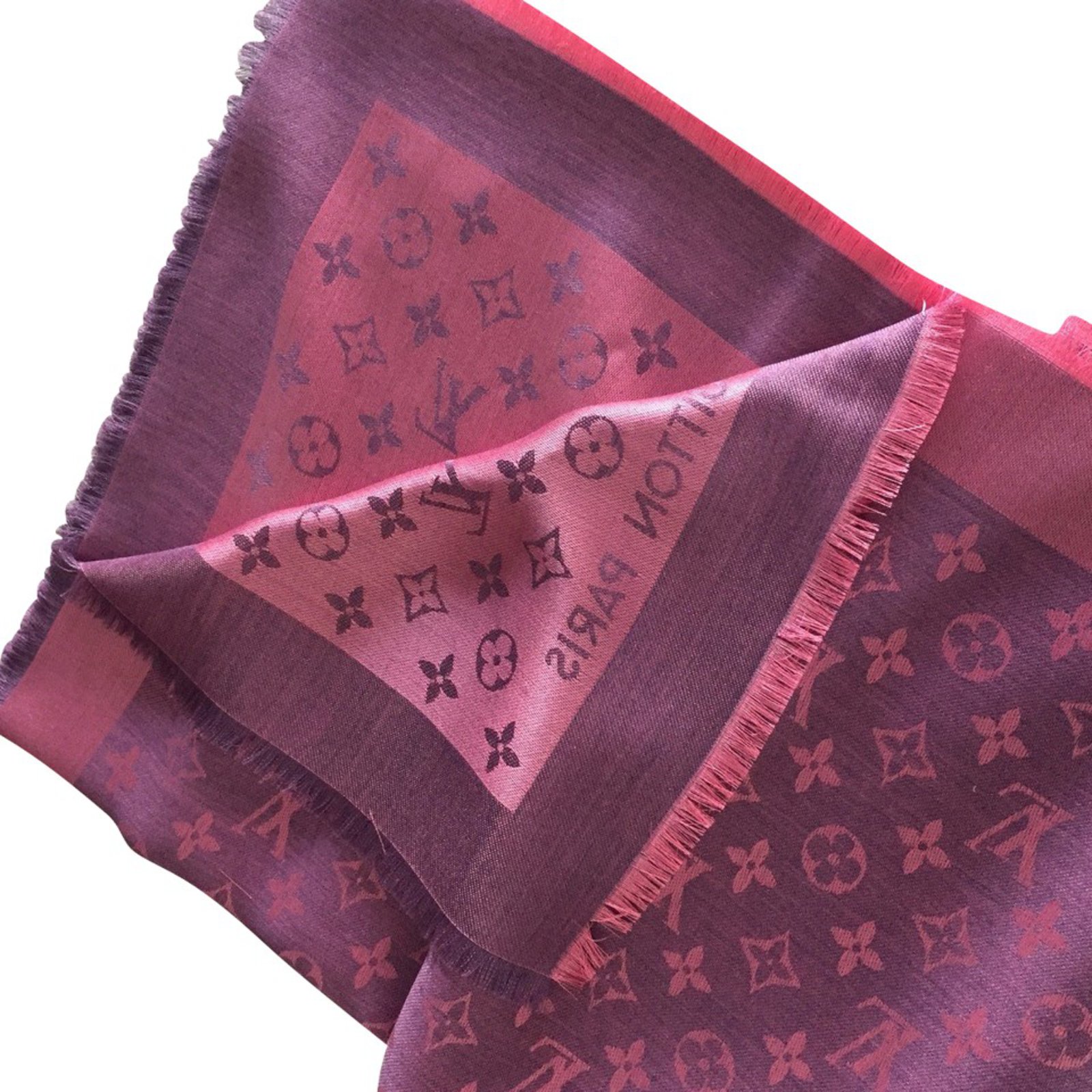 Louis Vuitton Silk scarves Pink Wool ref.55940 - Joli Closet